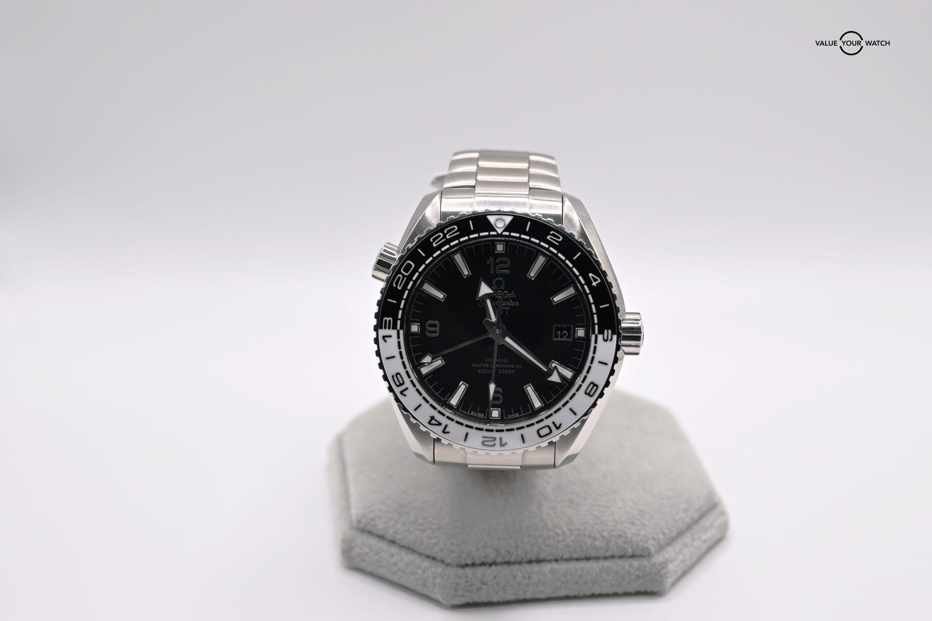 Omega Seamaster Planet Ocean Oreo 215.30.44.22.01.001 GMT - Image 3