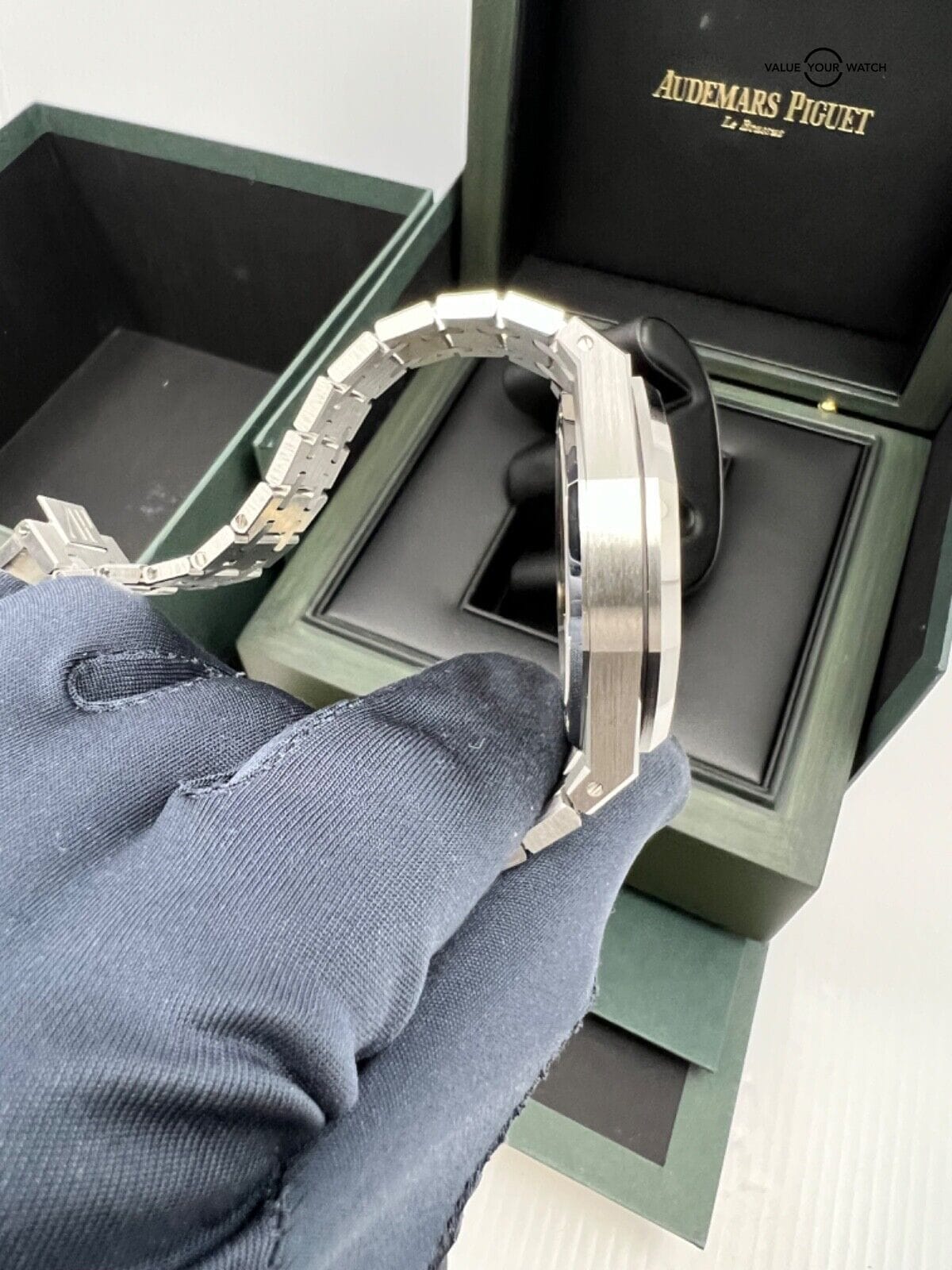 2023 New Audemars Piguet Royal Oak 15510ST.OO.1320ST.10 Grey Dial Box and Papers - Image 4