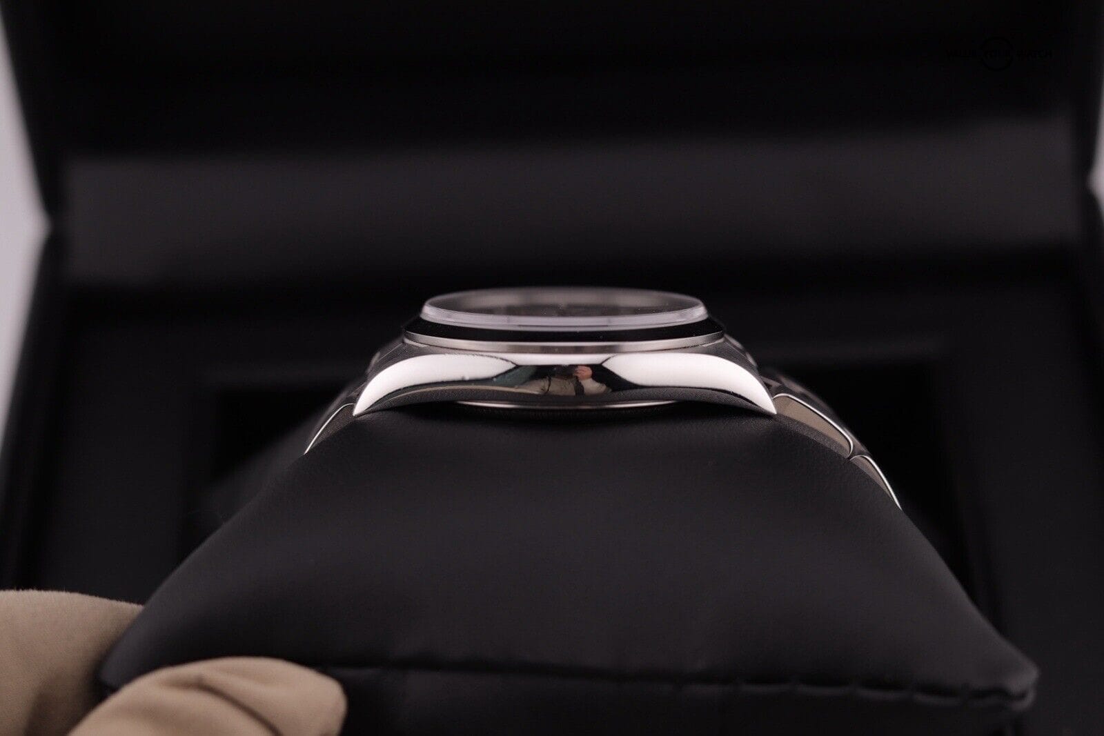 Rolex Air-King 14000m Oyster Bracelet with Black Dial — Watch + Box - Image 13