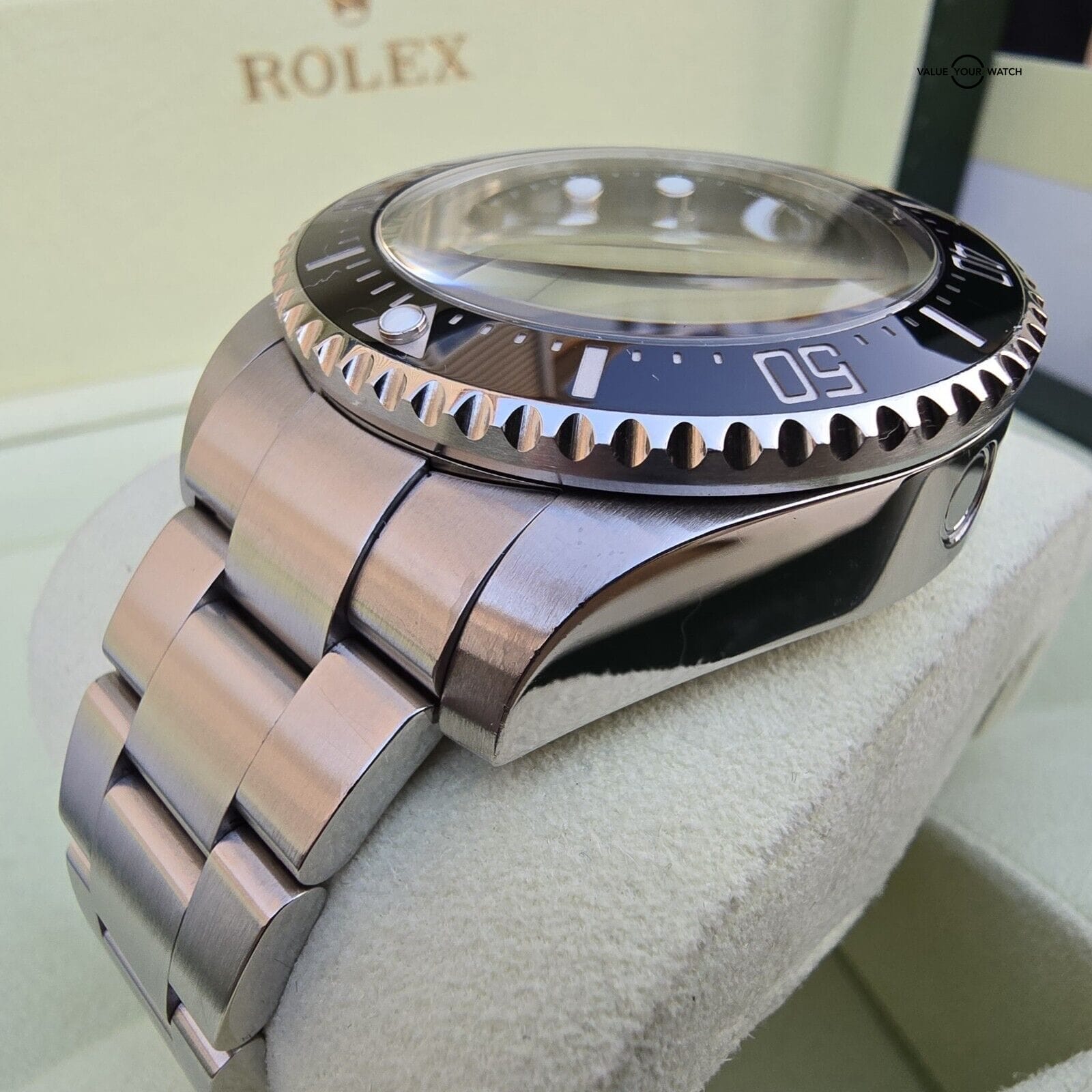 Rolex Sea-Dweller 116660 Silver Oyster Bracelet with Black Bezel - Image 7