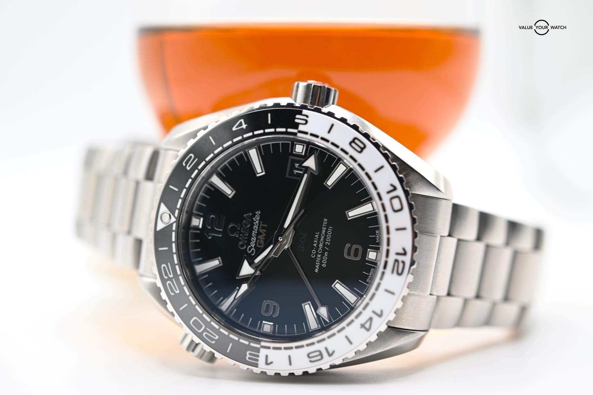 Omega Seamaster Planet Ocean Oreo 215.30.44.22.01.001 GMT - Image 2