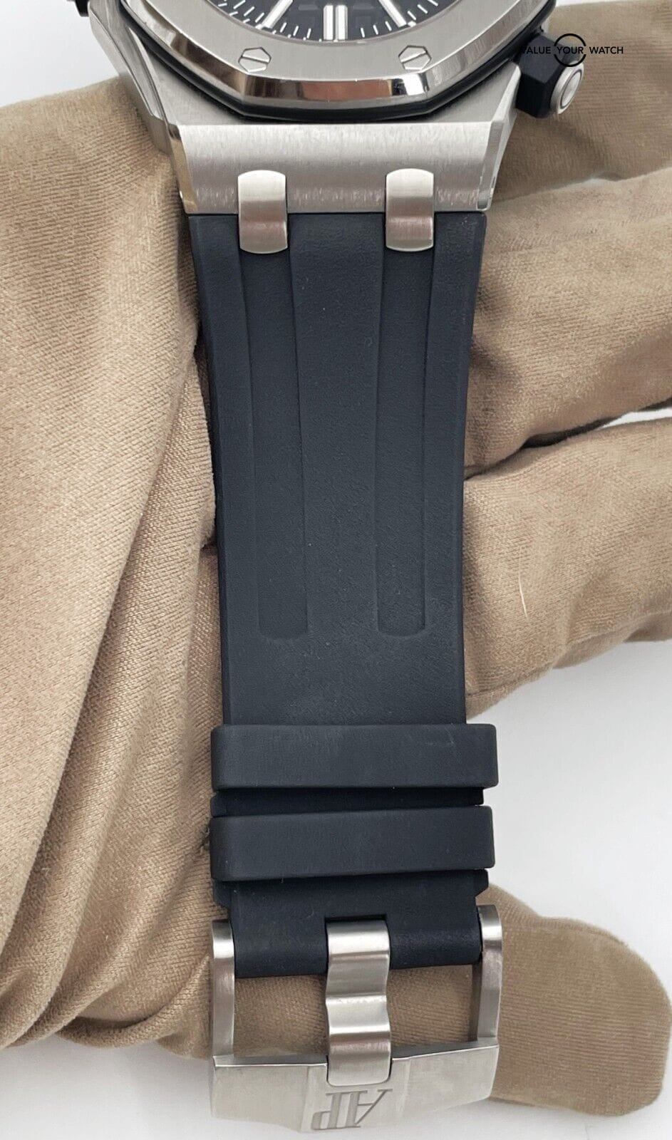 Audemars Piguet Royal Oak Offshore Diver 42mm Black Dial 15703ST BOXES/PAPERS! - Image 6