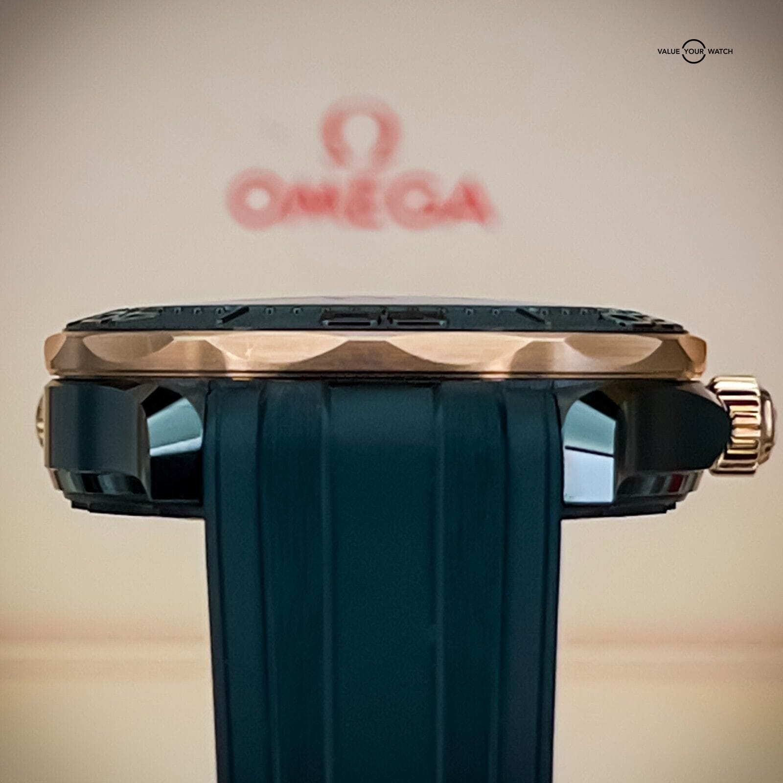 Omega Seamaster Pro 300 43.5mm Black Ceramic Sedna Rose Gold 210.62.44.20.01.001 - Image 4