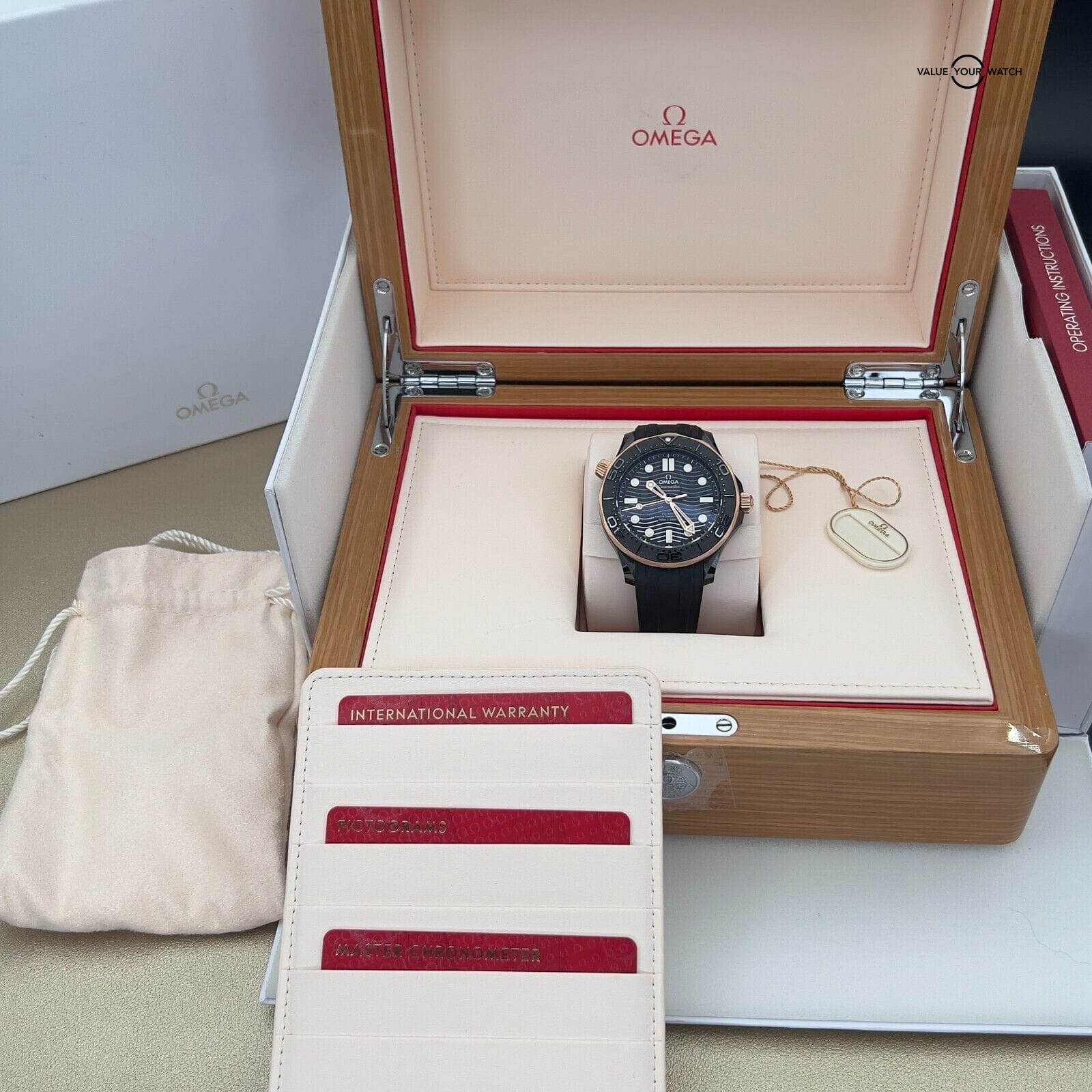 Omega Seamaster Pro 300 43.5mm Black Ceramic Sedna Rose Gold 210.62.44.20.01.001 - Image 11