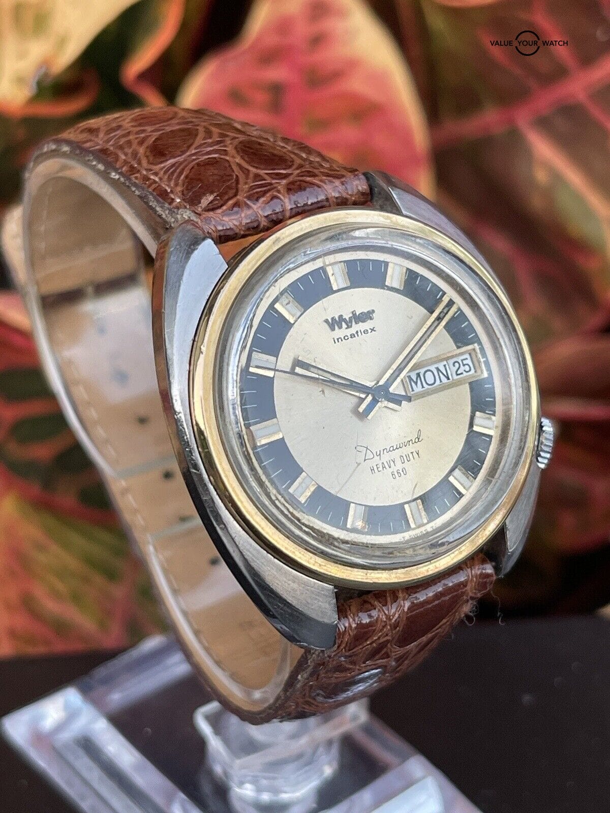 Vintage Wyler Incaflex Dynawind Heavy Duty 660 Diver Watch