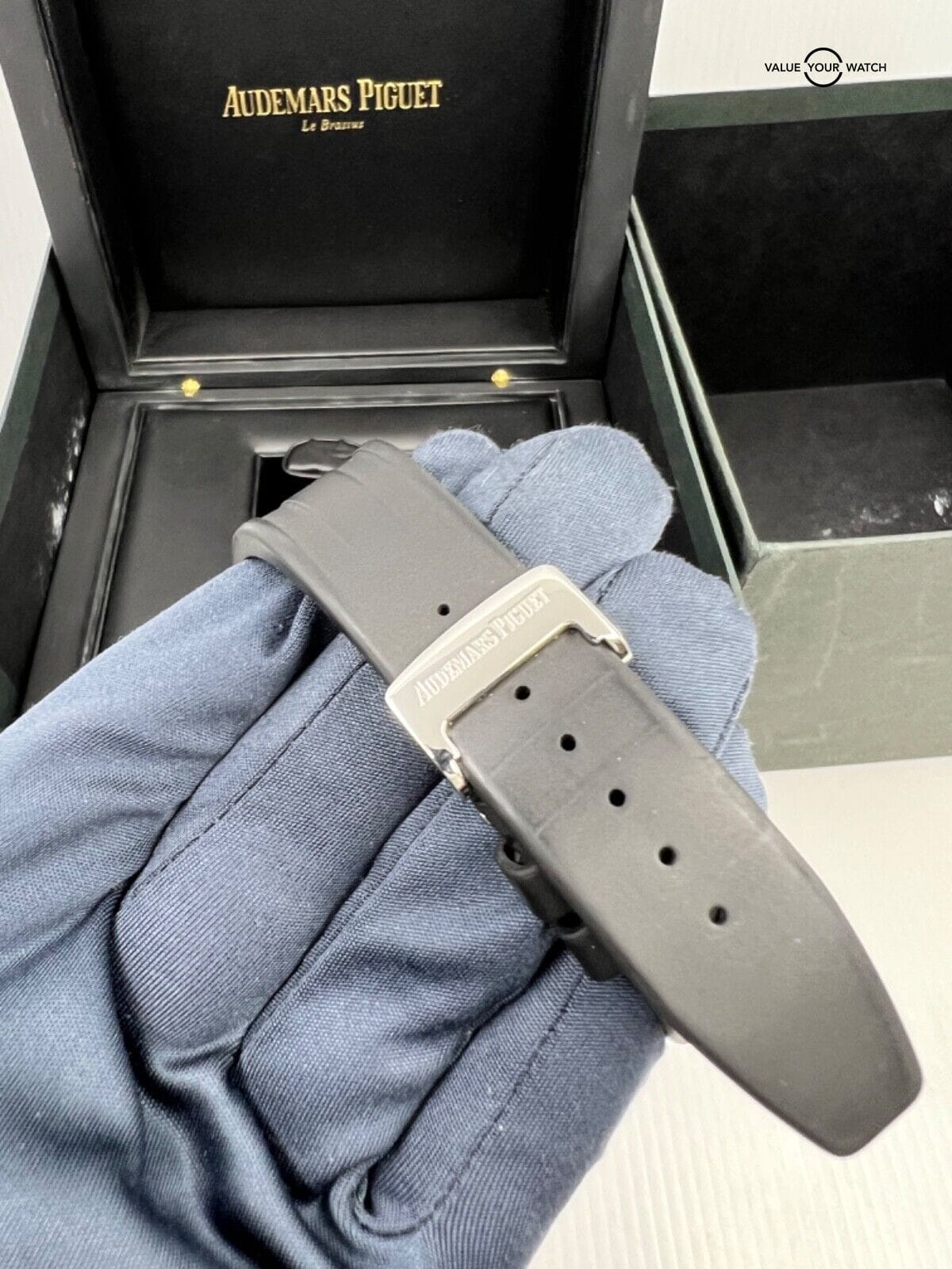 Audemars Piguet Royal Oak Offshore Diver Limited Thin WEMPE Steel 42mm w/Box - Image 3