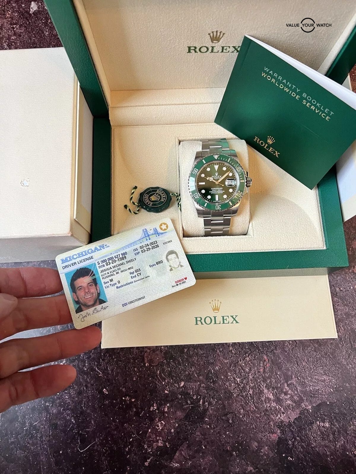 Rolex Submariner 116610LV HULK Oyster Bracelet with Green Bezel 40mm - Image 9