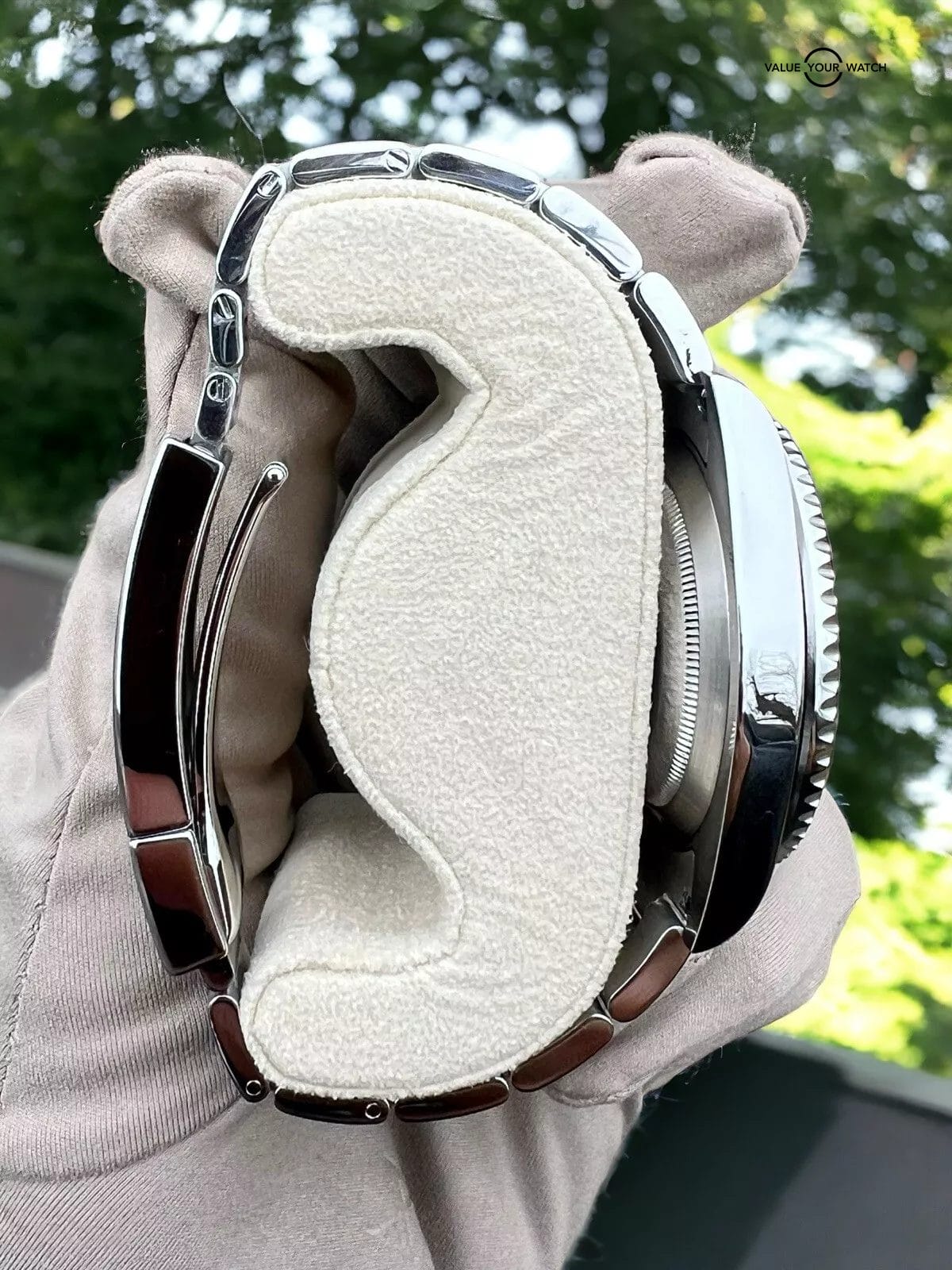 Rolex Submariner 116610LV HULK Oyster Bracelet with Green Bezel 40mm - Image 10