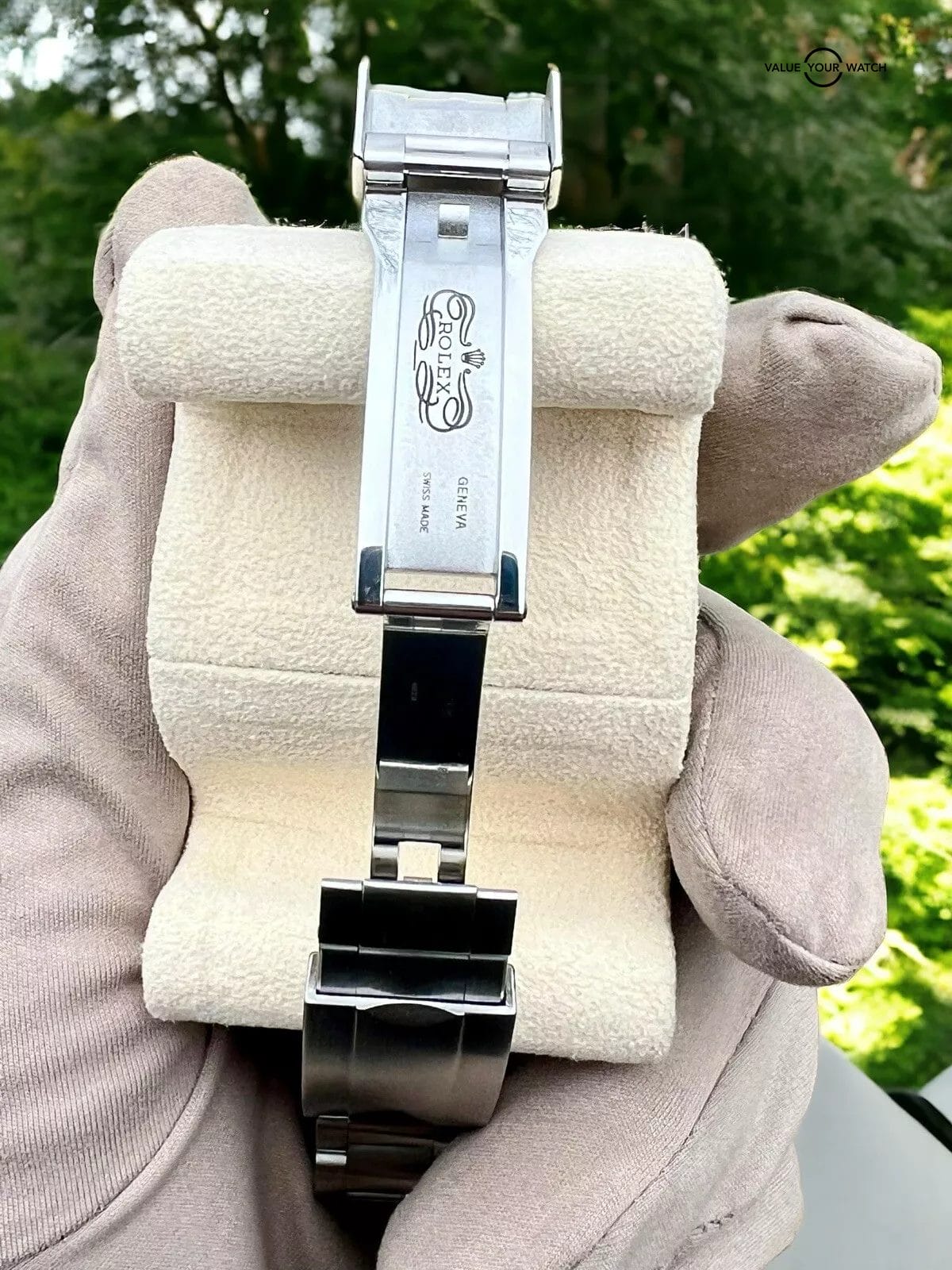 Rolex Submariner 116610LV HULK Oyster Bracelet with Green Bezel 40mm - Image 12