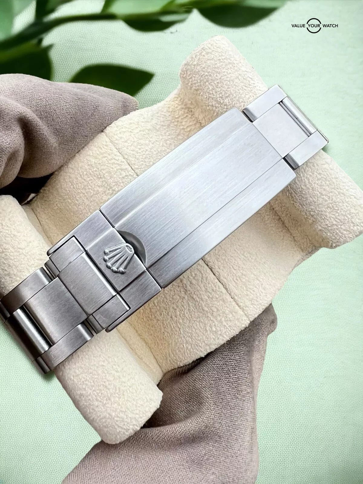 Rolex Submariner 116610LV HULK Oyster Bracelet with Green Bezel 40mm - Image 14