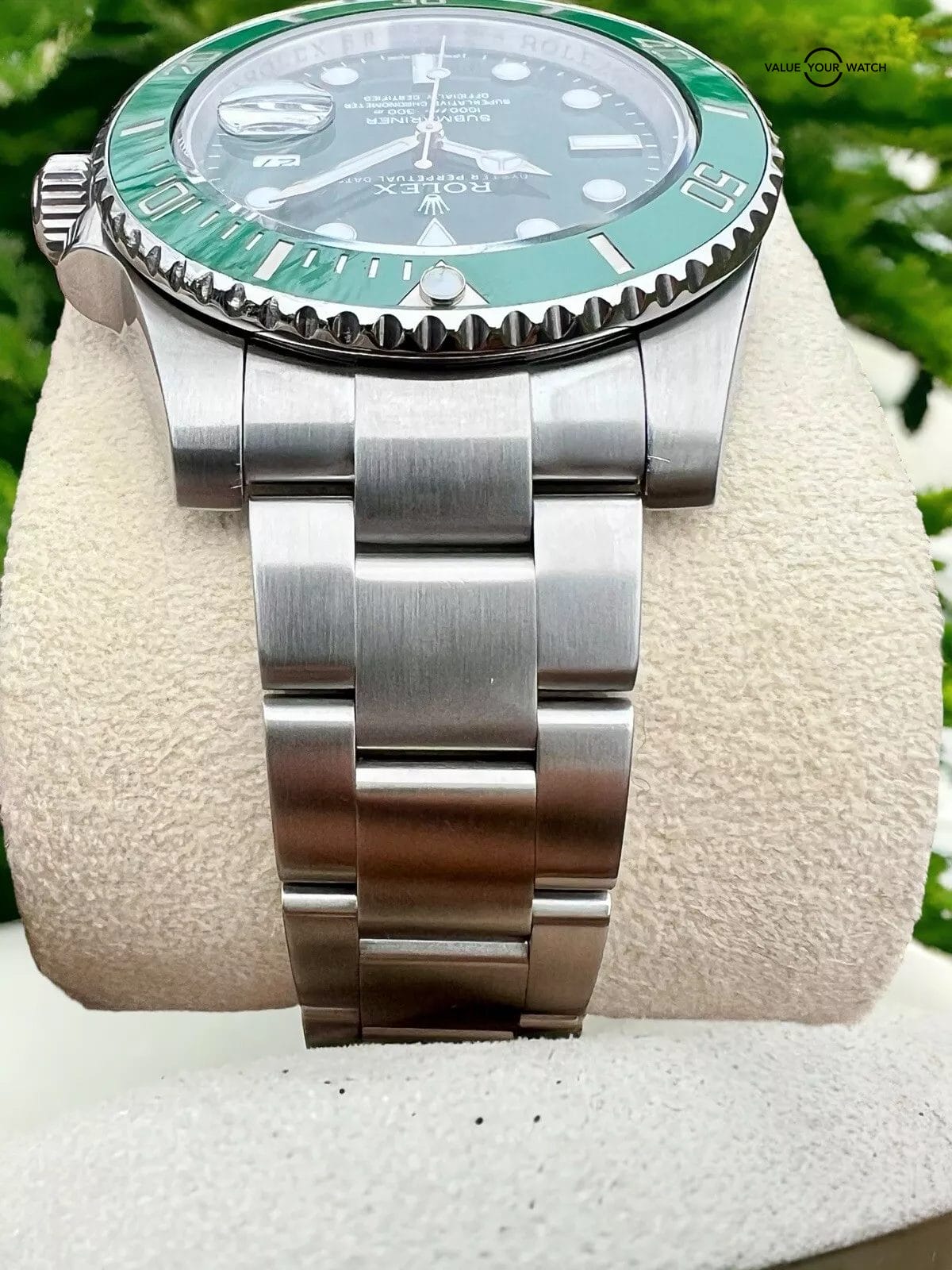 Rolex Submariner 116610LV HULK Oyster Bracelet with Green Bezel 40mm - Image 15