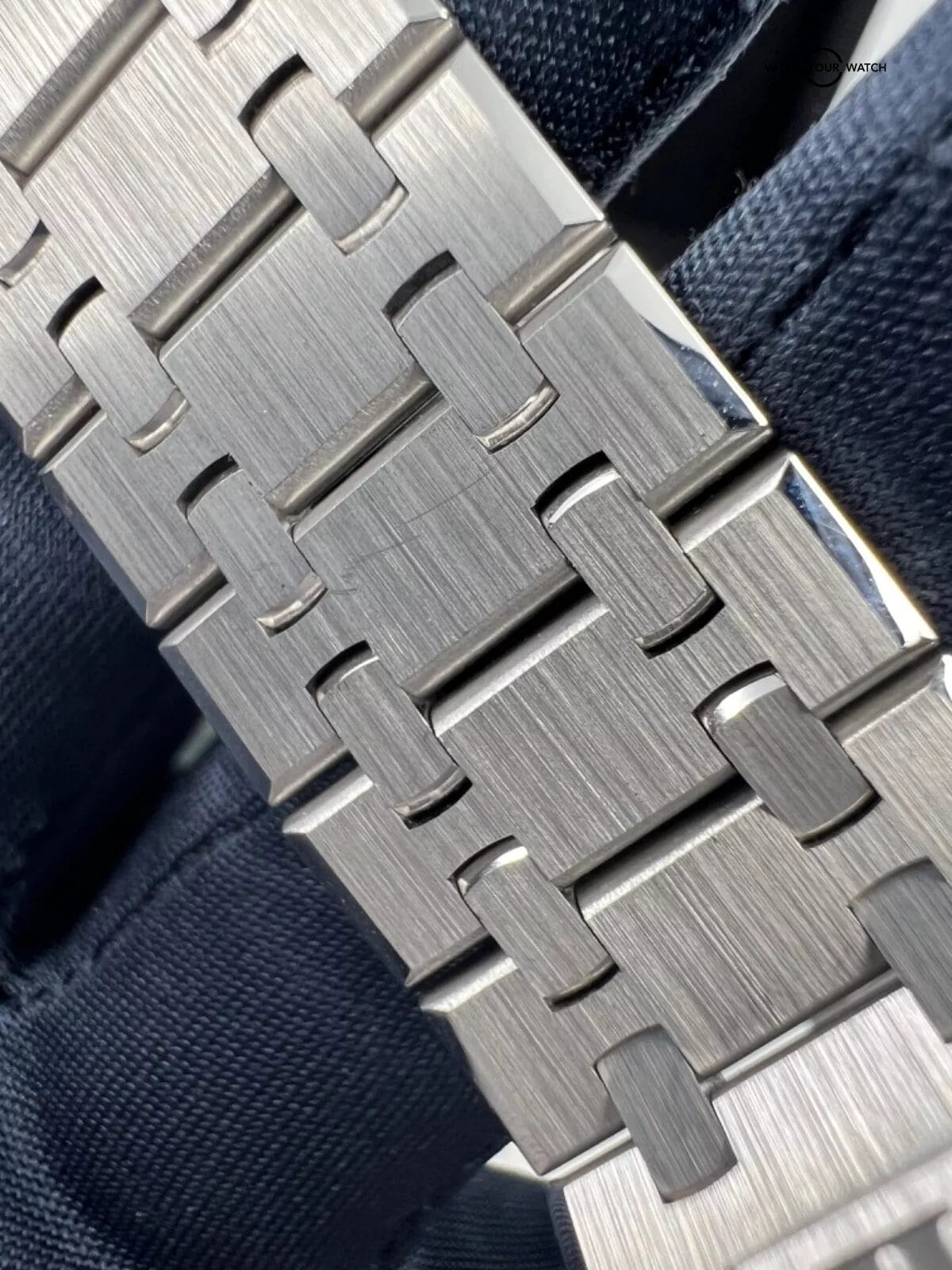 2021 Box Papers Electric Blue Dial 18K White Gold Audemars Piguet Royal Oak 41mm - Image 3