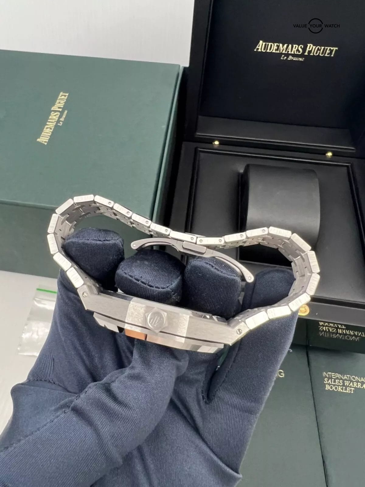 2021 Box Papers Electric Blue Dial 18K White Gold Audemars Piguet Royal Oak 41mm - Image 9