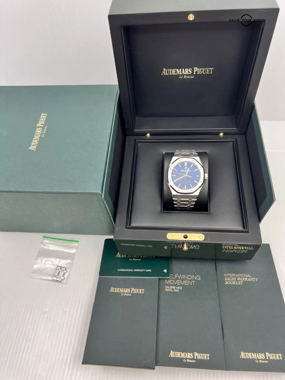 2021 Box Papers Electric Blue Dial 18K White Gold Audemars Piguet Royal Oak 41mm - Image 11