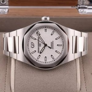 2022 Girard Perregaux Laureato PAPERS Steel 42mm White Watch 81010 COMPLETE