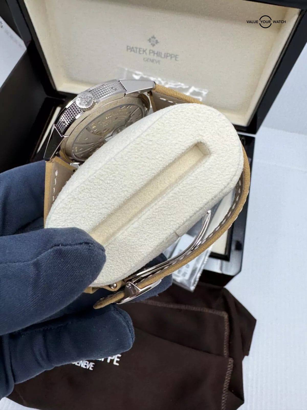 2024 Unworn Patek Philippe Complications 5326G-0011 White Gold Grey Grained Dial - Image 3