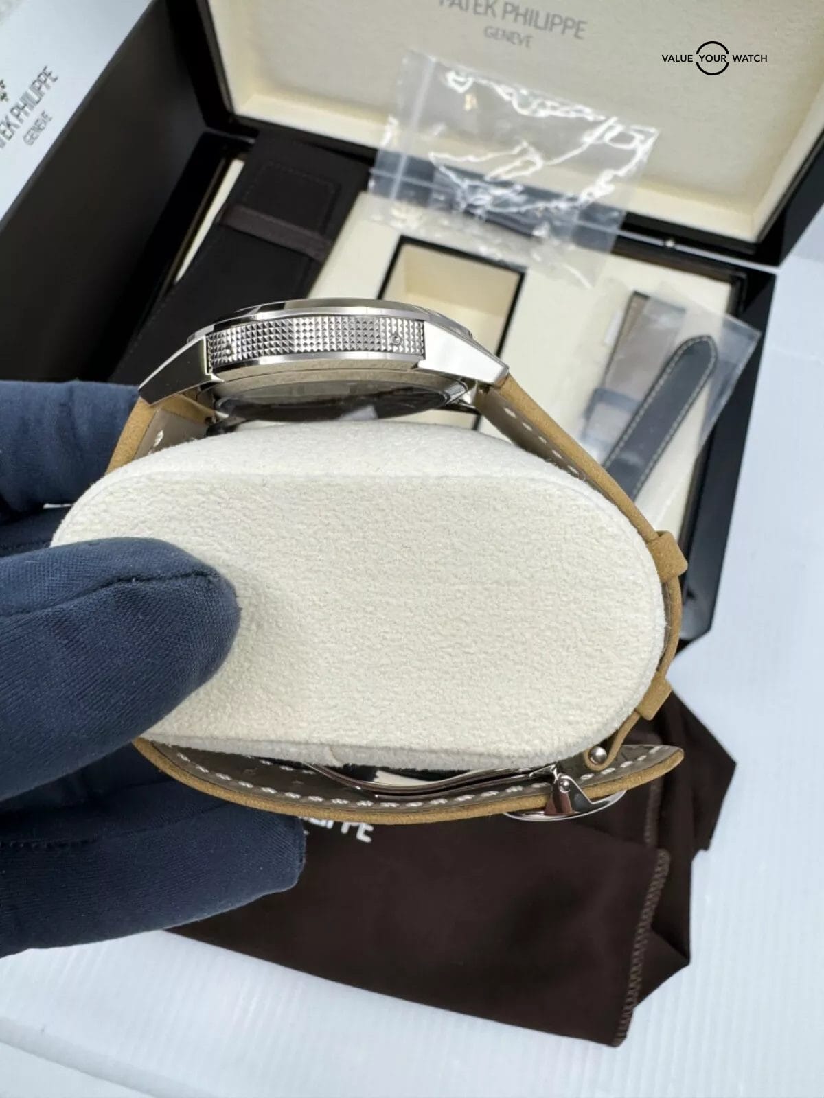 2024 Unworn Patek Philippe Complications 5326G-0011 White Gold Grey Grained Dial - Image 4