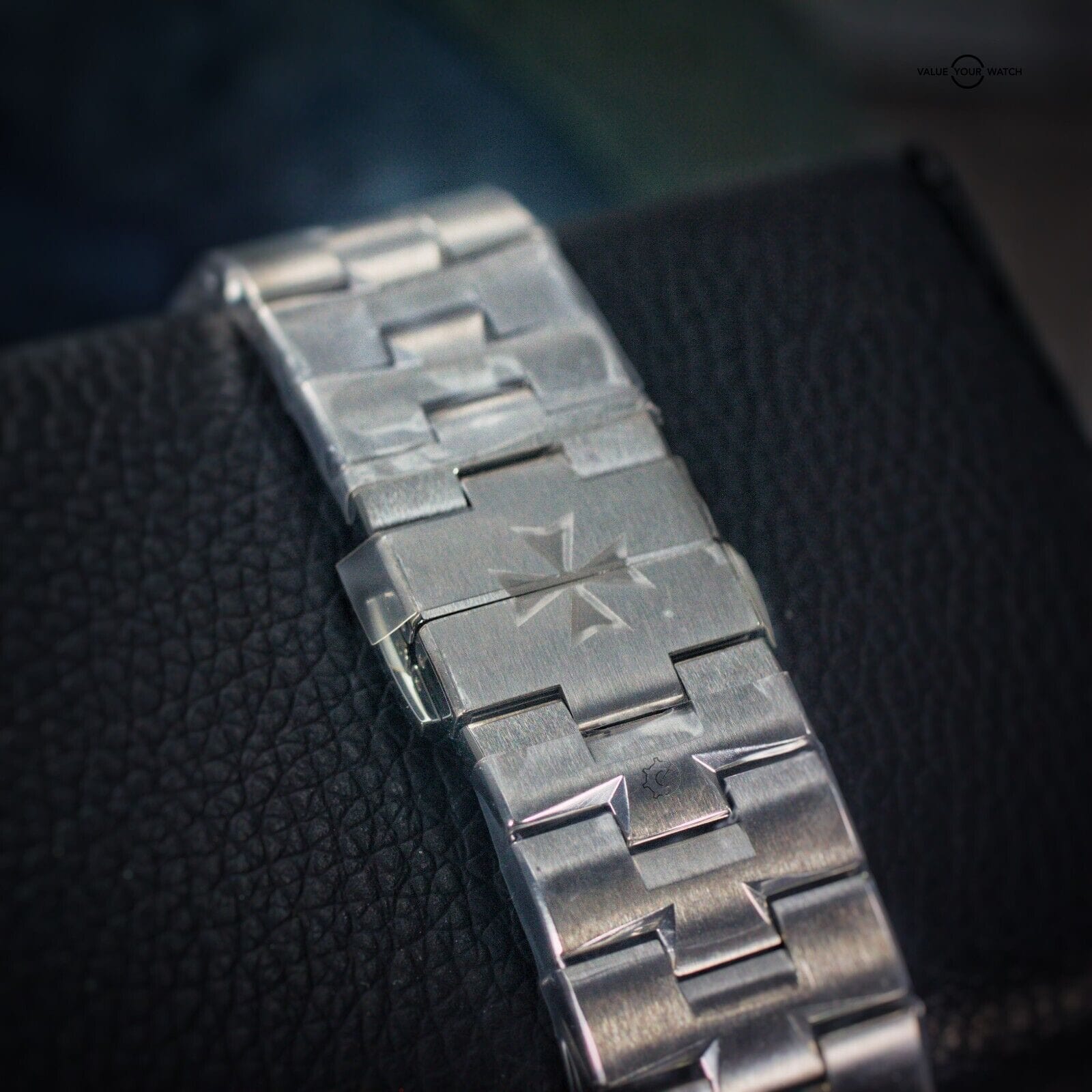 Vacheron Constantin Overseas Blue dial UNWORN complete set - 5500V/110A-B148 - Image 4