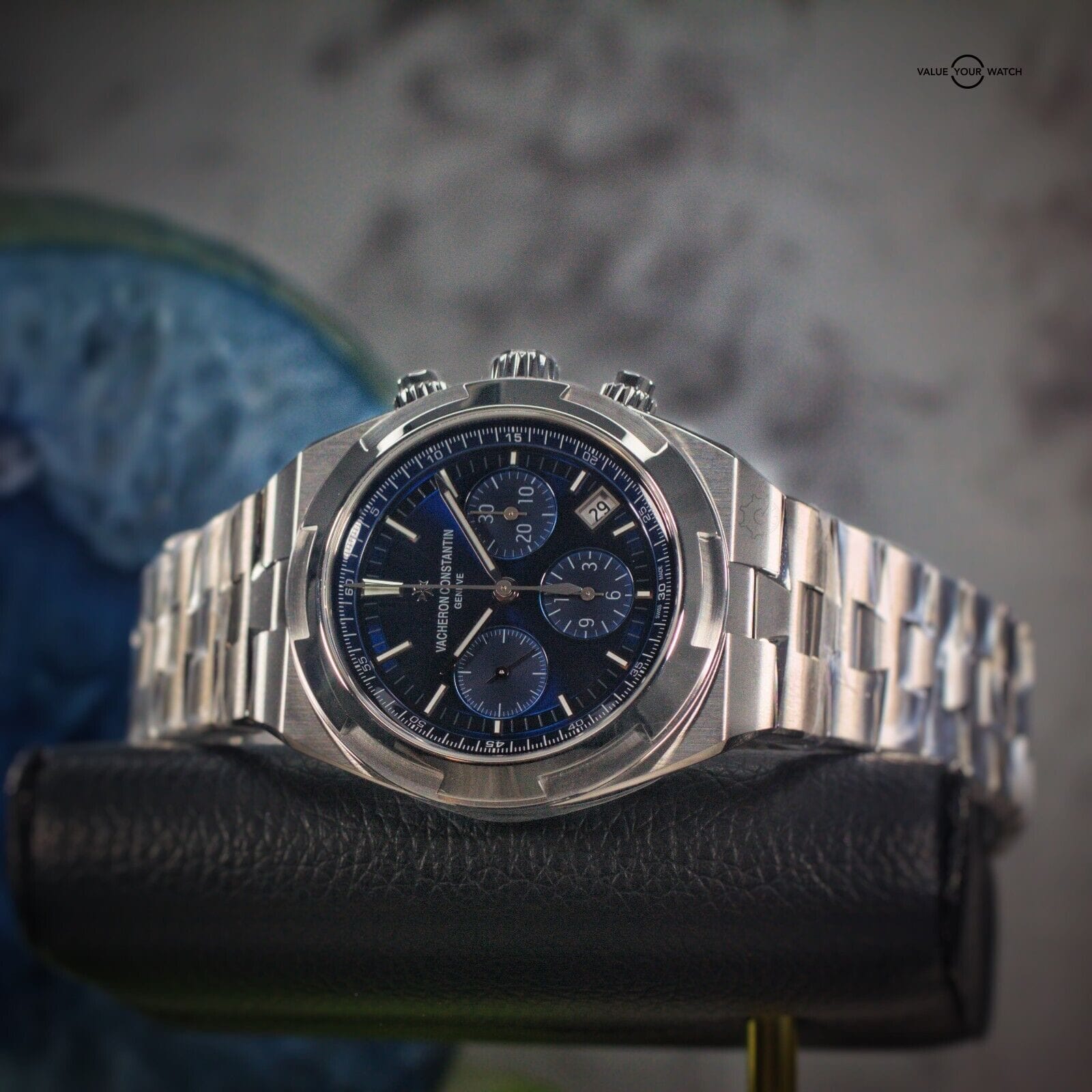 Vacheron Constantin Overseas Blue dial UNWORN complete set - 5500V/110A-B148 - Image 11