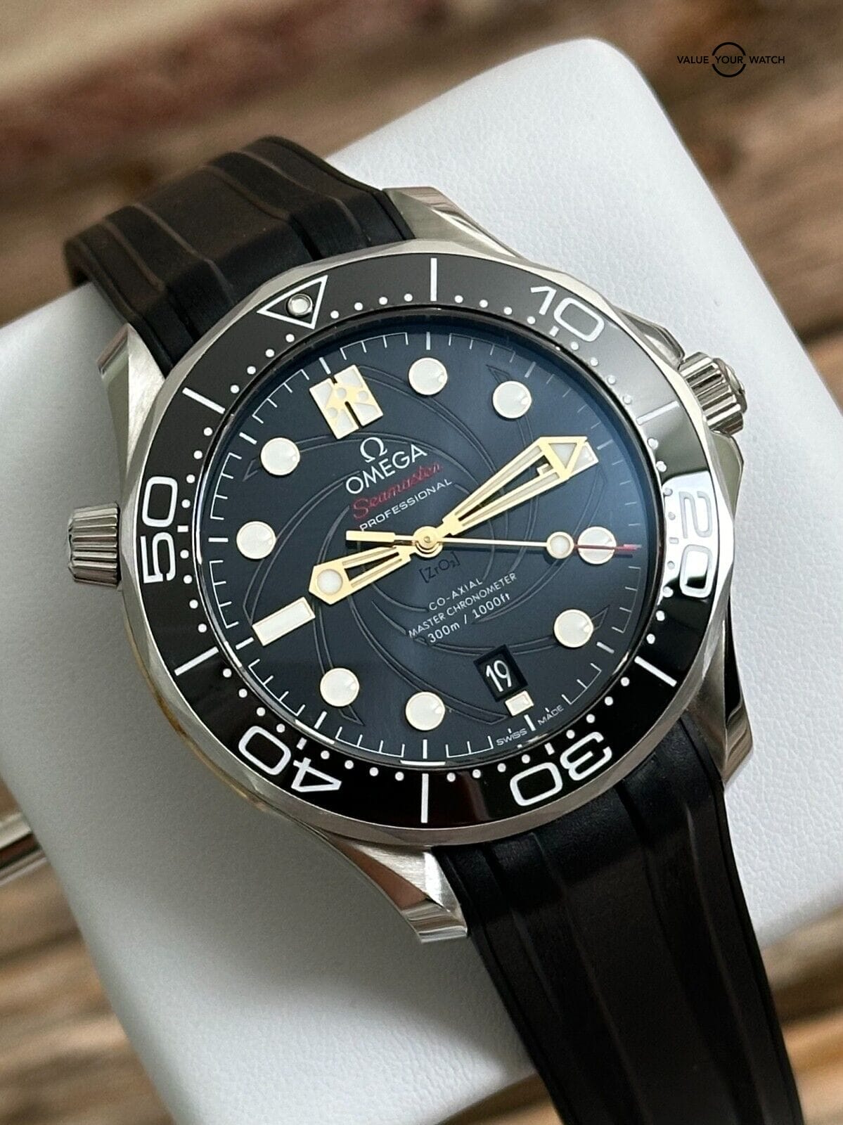 Omega Seamaster Diver 300M 210.22.42.20.01.004 James Bond 007 Watch Ltd Edition - Image 2