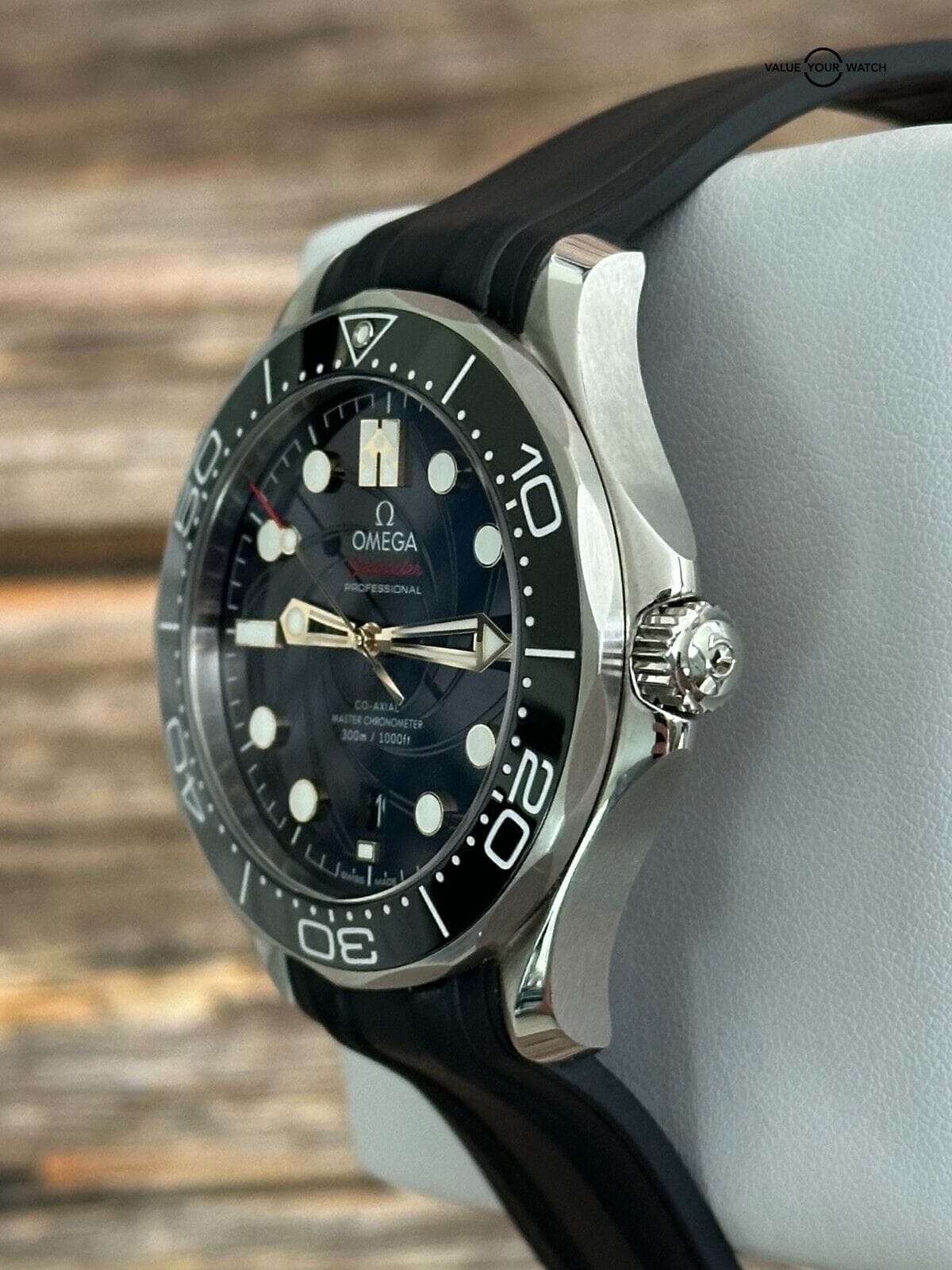 Omega Seamaster Diver 300M 210.22.42.20.01.004 James Bond 007 Watch Ltd Edition - Image 4
