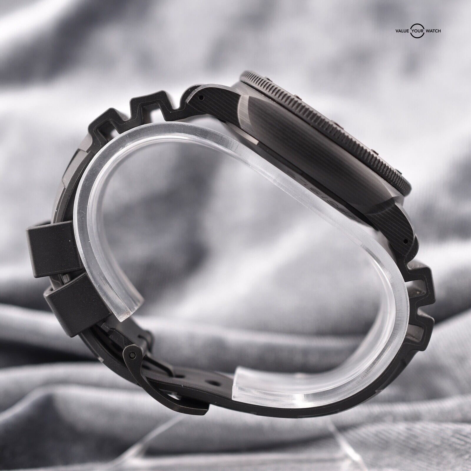 Panerai 1231 Submersible Carbotech 42mm Men's Watch, Ref. PAM01231 w/ B&P (PAM02231) - Image 9