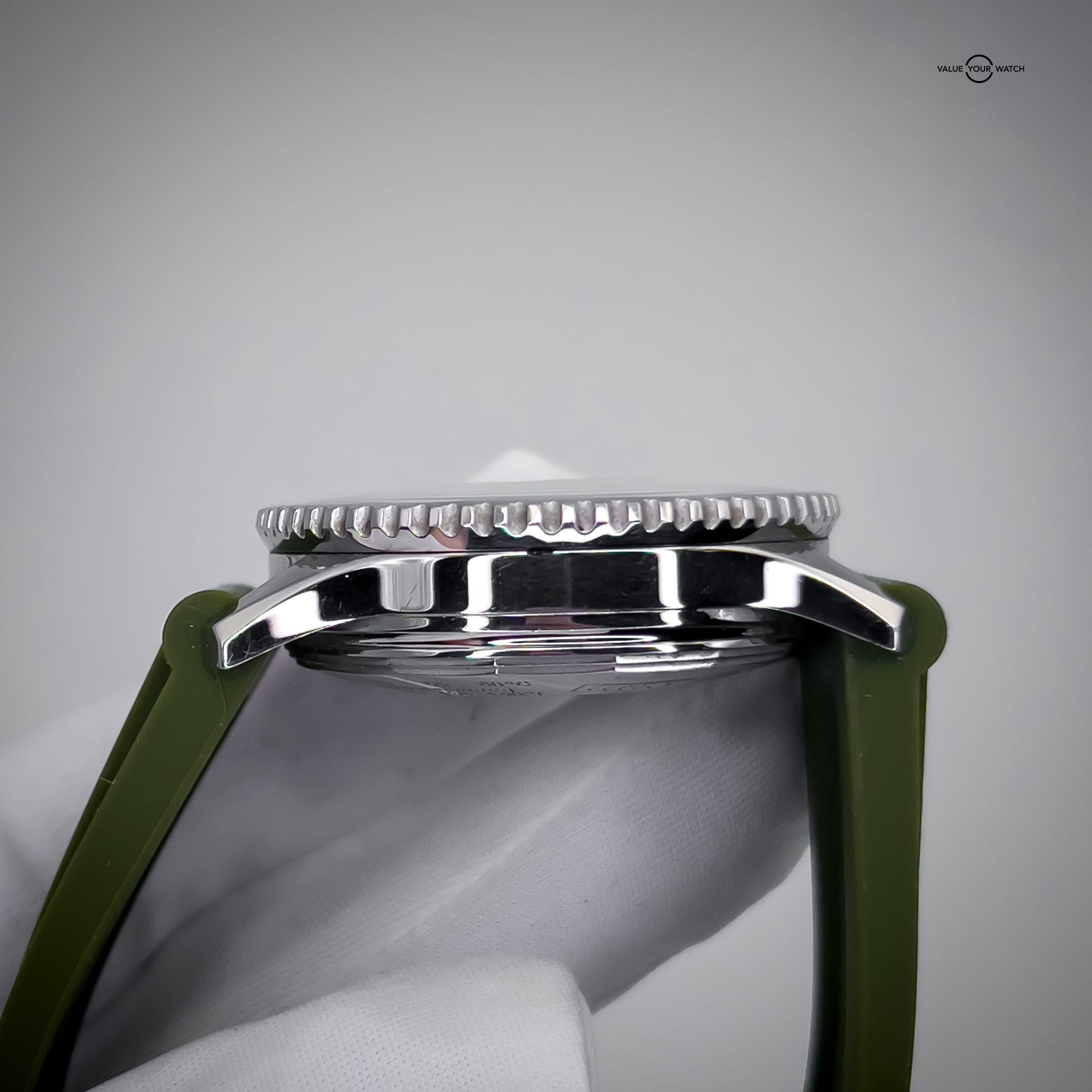 Breitling Navitimer A23322 Complete Box and Papers - Image 5