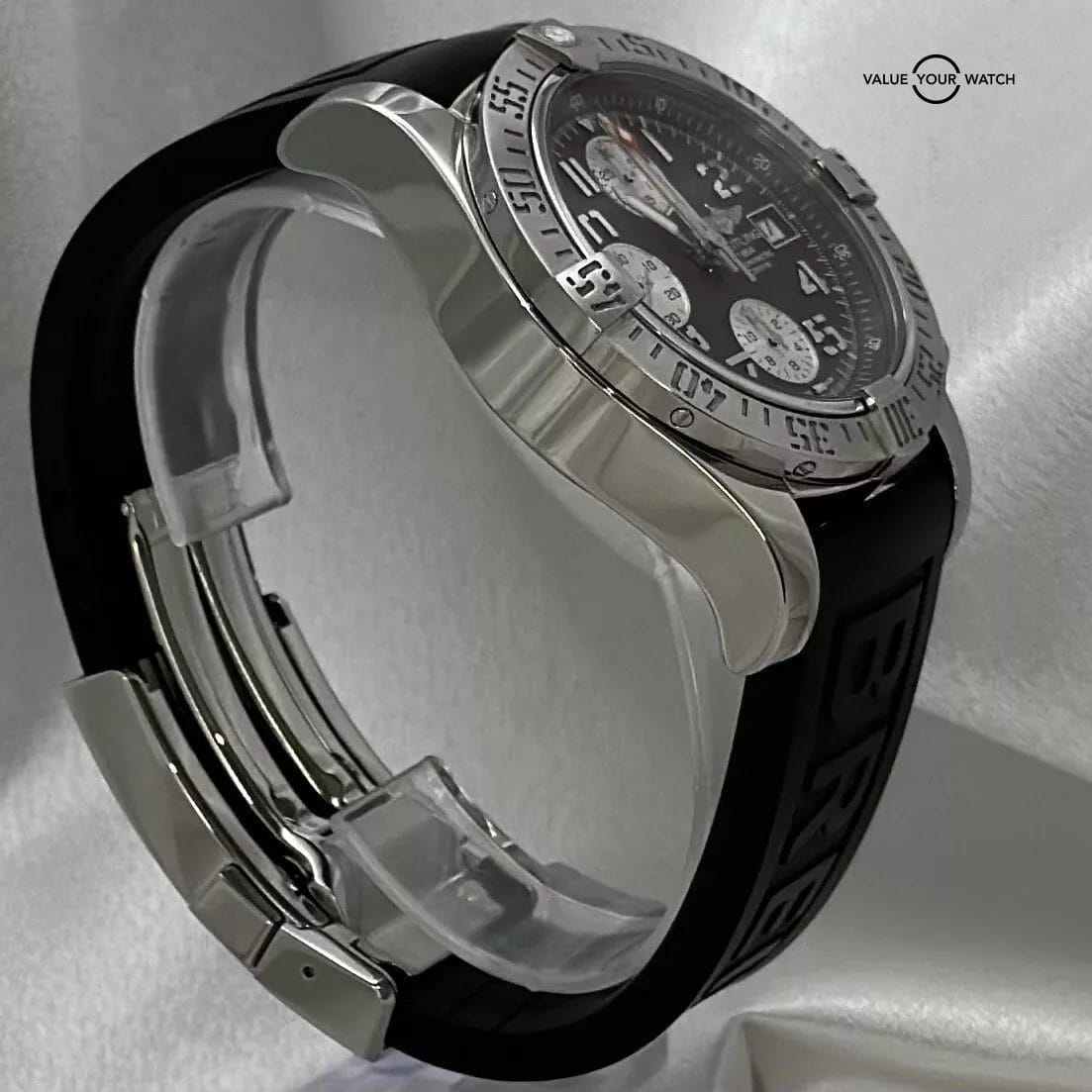 Breitling Avenger II 43MM Tungsten Gray Dial Rubber Strap (A1338111/F564) - Image 9