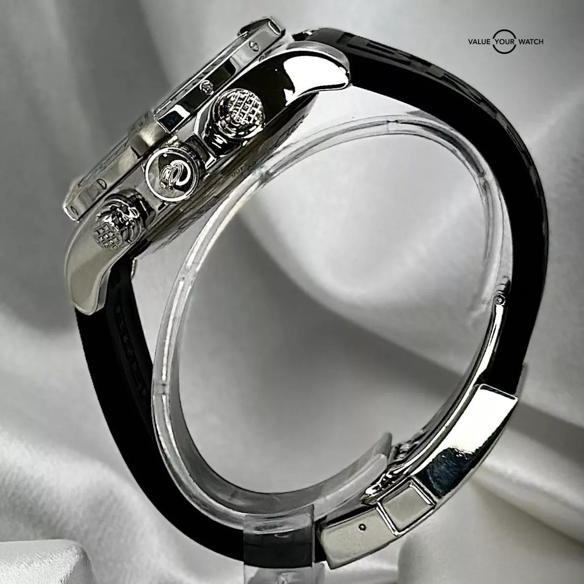 Breitling Avenger II 43MM Tungsten Gray Dial Rubber Strap (A1338111/F564) - Image 11