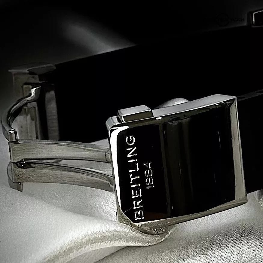 Breitling Avenger II 43MM Tungsten Gray Dial Rubber Strap (A1338111/F564) - Image 15