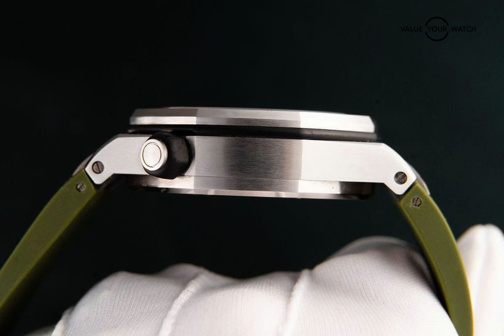 Audemars Piguet Royal Oak Offshore Diver 15703ST Black 42mm Horus Strap Bundle Reference Number – 15703ST.OO.A002CA.01 - Image 6