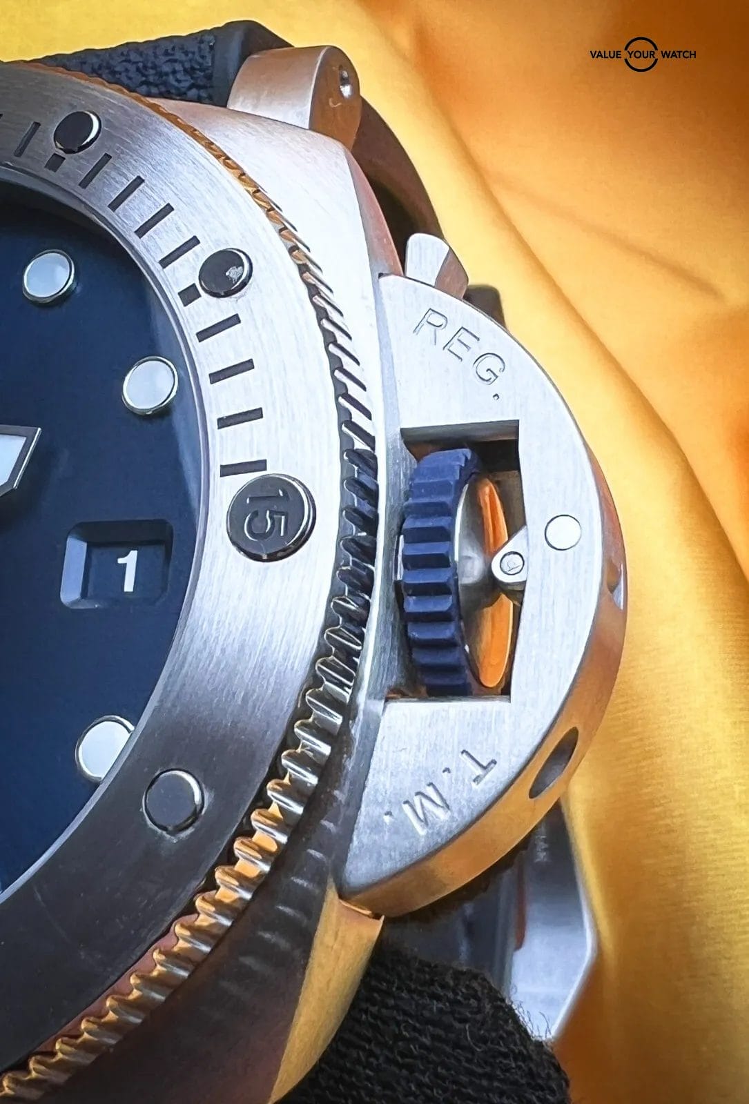 Panerai Luminor Submersible Blue Dial Quarantaquattro Luna Ross Watch PAM01391 - Image 8