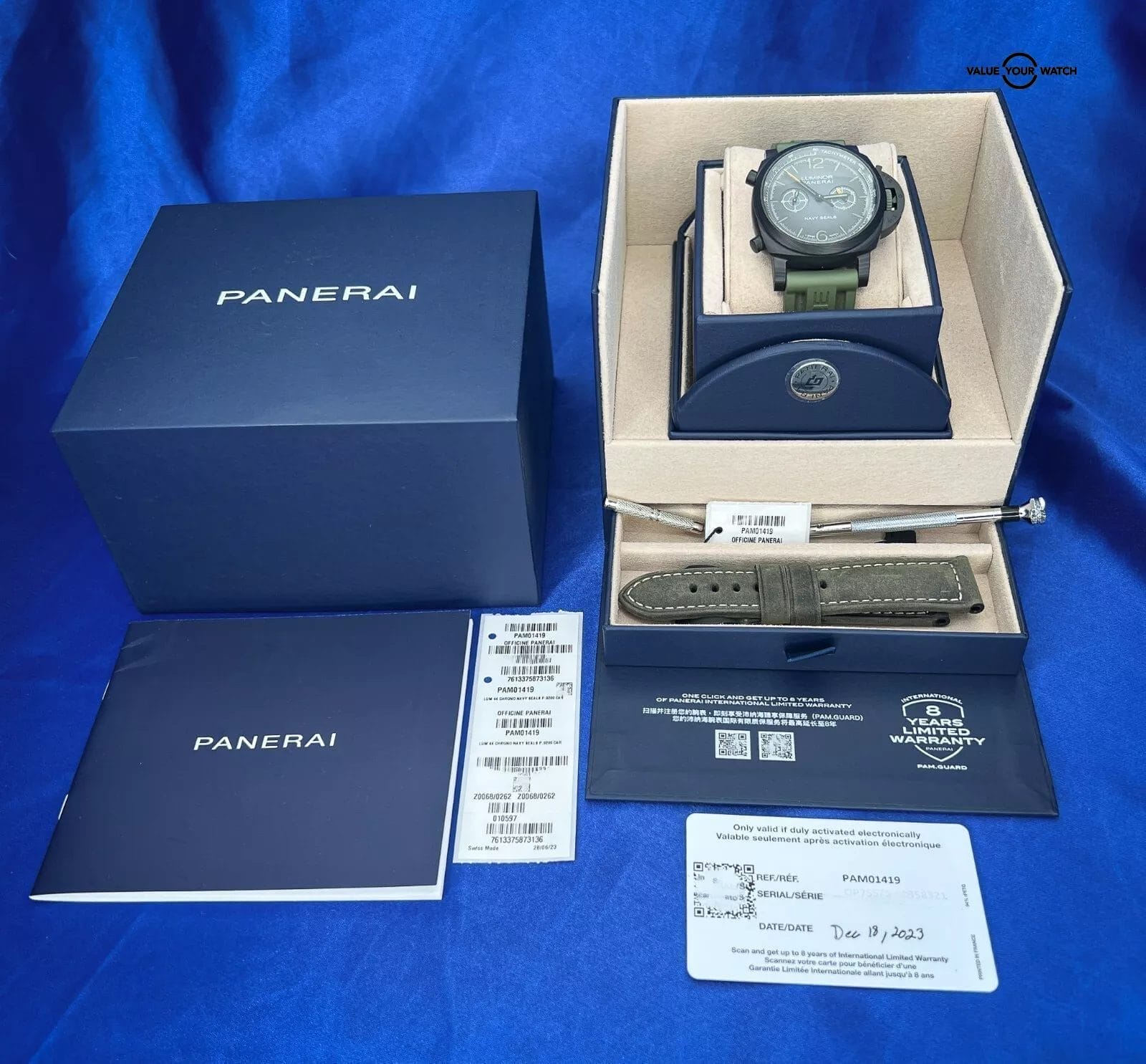 Panerai Luminor Chrono Carbotech Navy Seals Black Dial 44mm PAM01419 Full Set - Image 3