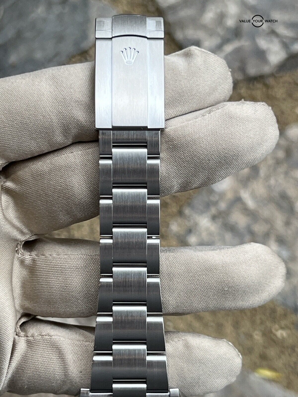 2024 Unworn Rolex Oyster Perpetual 124300 Green Dial Box And Papers - Image 5