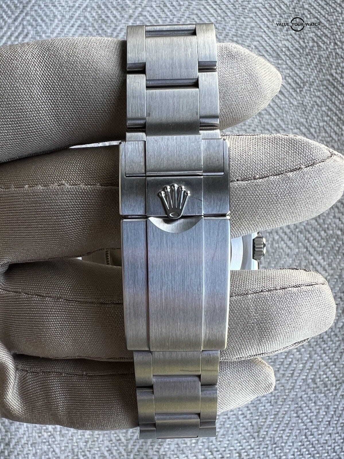 Rolex Explorer 216570 Oyster Bracelet Complete Set Mint Condition - Image 9