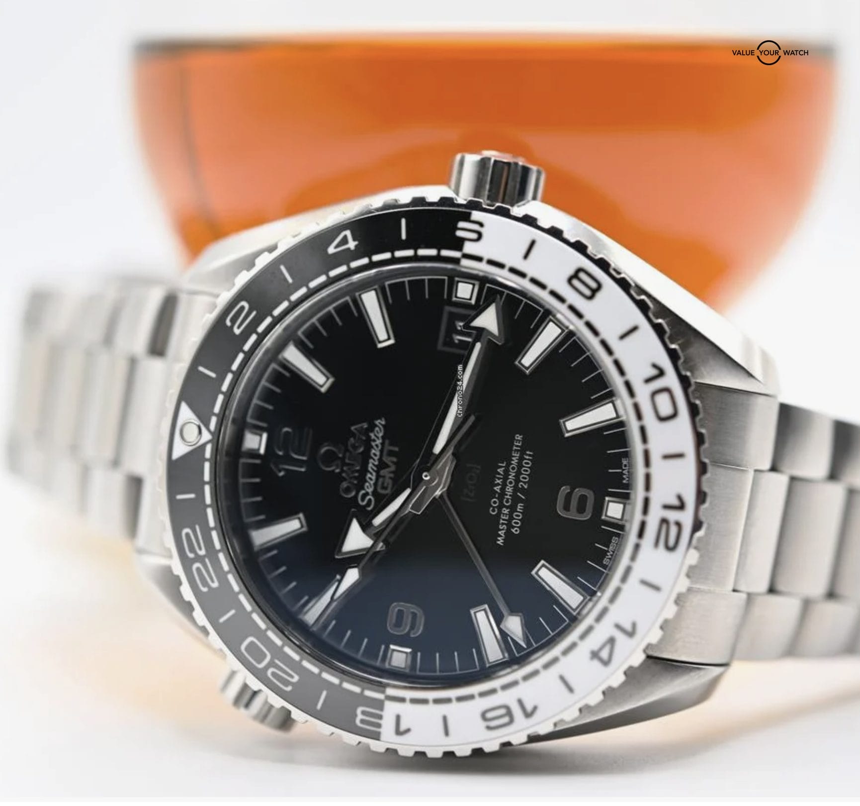 Omega Seamaster Planet Ocean 215.30.44.22.01.001 GMT Oreo