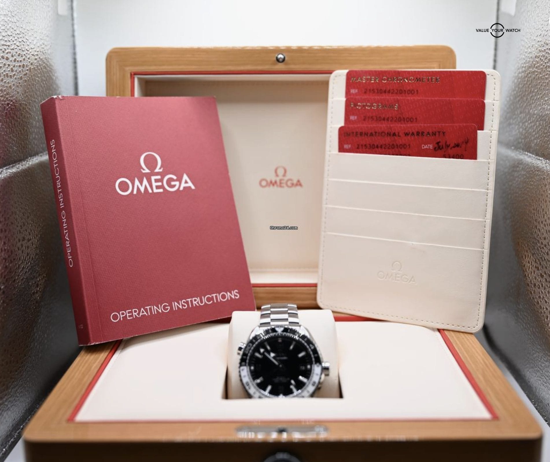 Omega Seamaster Planet Ocean 215.30.44.22.01.001 GMT Oreo - Image 7