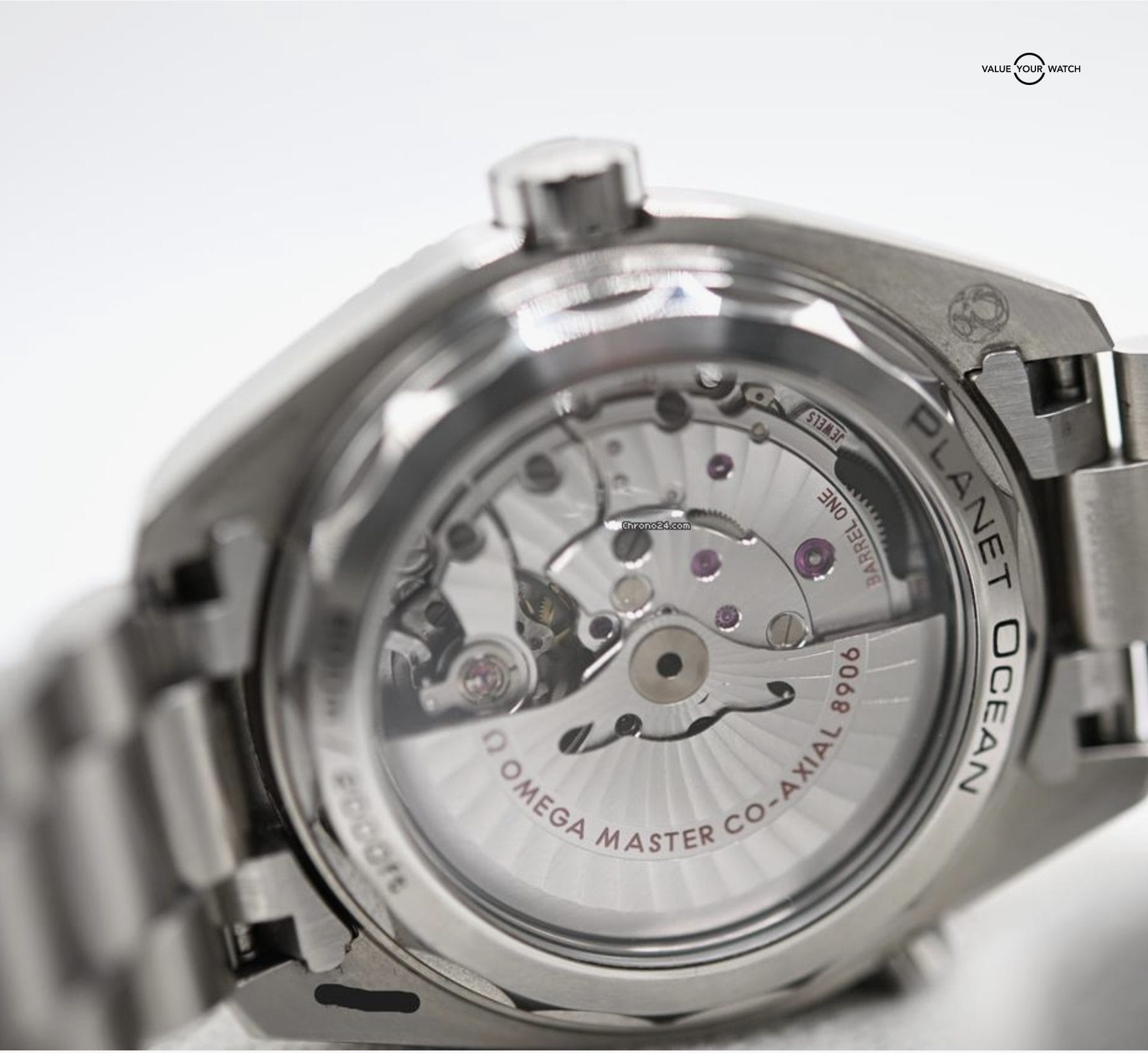 Omega Seamaster Planet Ocean 215.30.44.22.01.001 GMT Oreo - Image 12