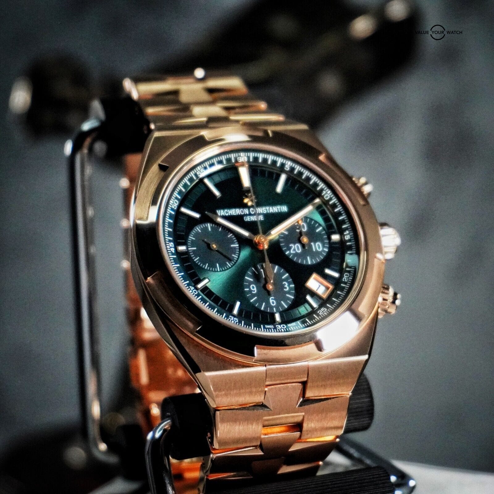 Vacheron Constantin Overseas Rose Gold Green Dial UNWORN - 5520V/210R-B966 - Image 4