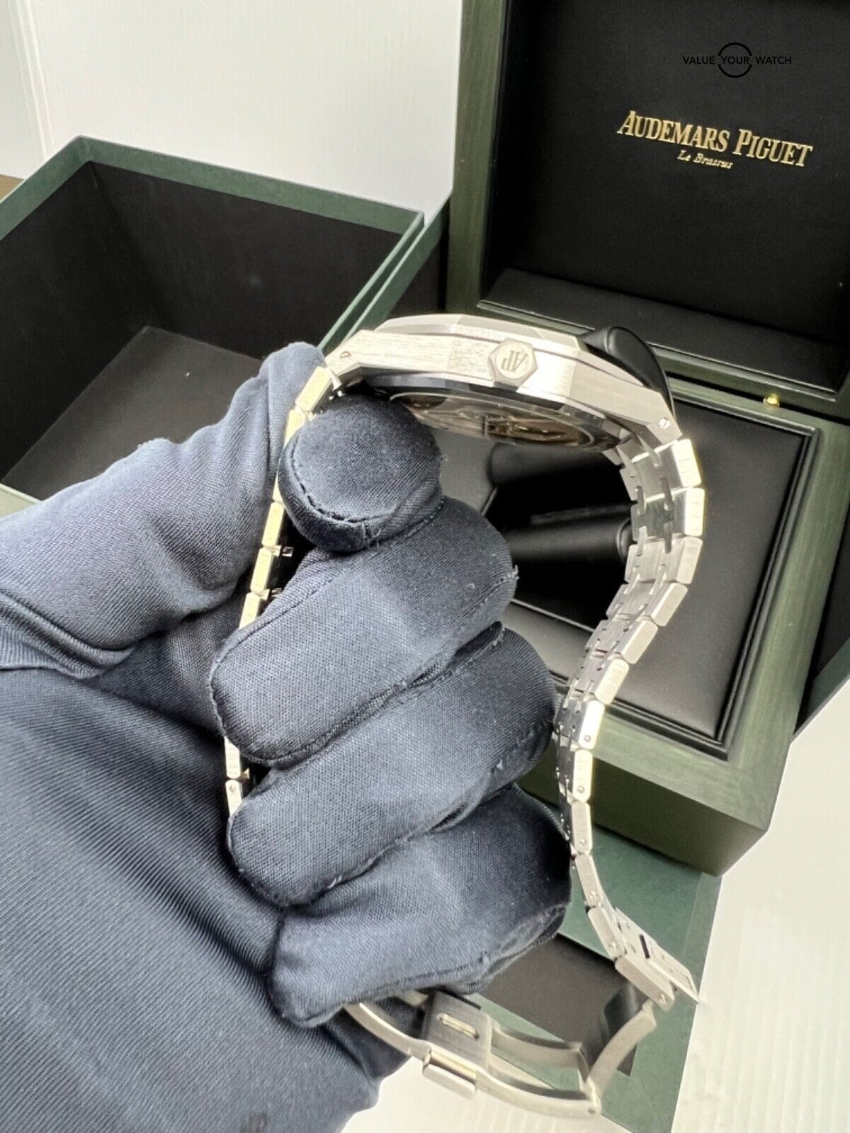 2023+New Audemars Piguet Royal Oak 15510ST.OO.1320ST.10 Grey Dial Box and Papers - Image 4