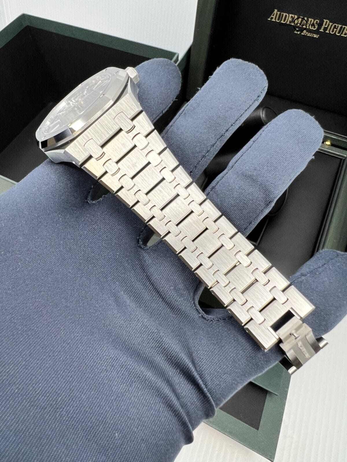 2023+New Audemars Piguet Royal Oak 15510ST.OO.1320ST.10 Grey Dial Box and Papers - Image 6