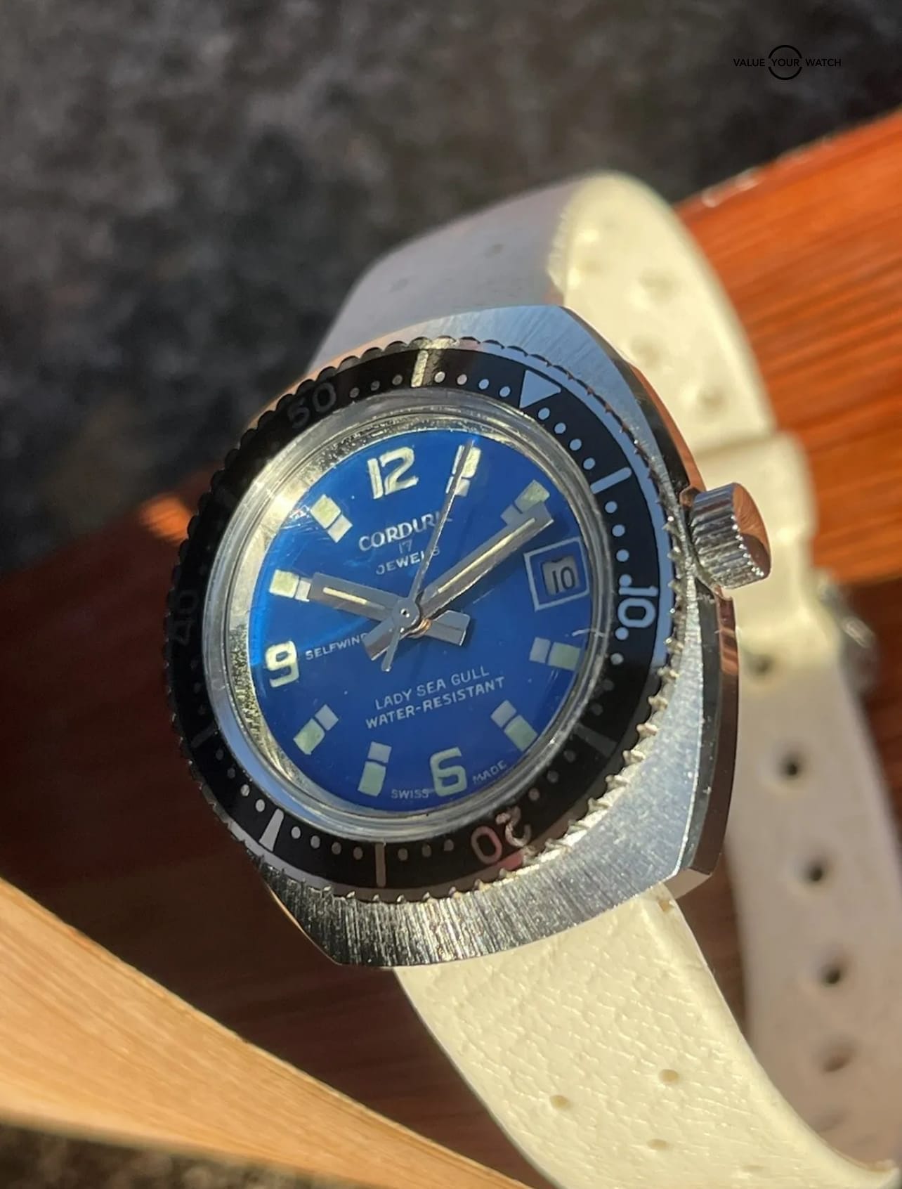 CORDURA Lady Sea Gull Diver Automatic Watch 17J Vintage SICURA WATCH Estate Sale - Image 2