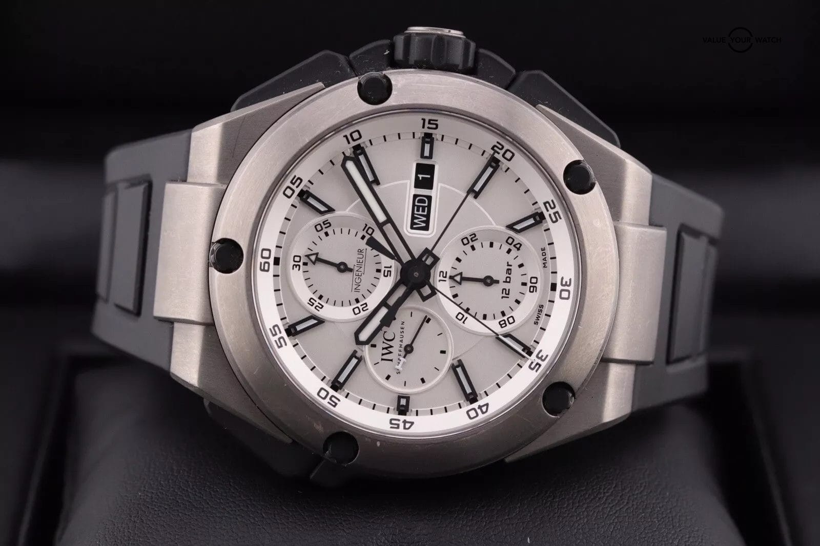 IWC Ingenieur Silver Men's Baton Indexes Dial Watch - IW386501 - Image 4