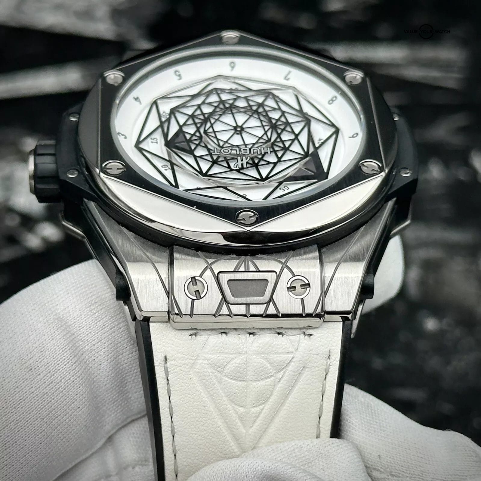 Hublot Big Bang Sang Bleu Titanium 1/200 415.NX.2027.VR.MXM18 White Box/Papers - Image 10