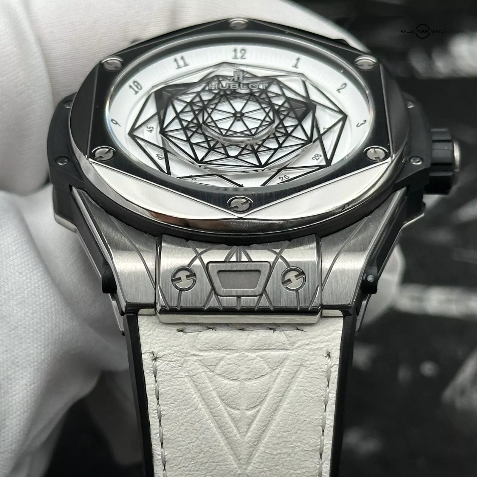 Hublot Big Bang Sang Bleu Titanium 1/200 415.NX.2027.VR.MXM18 White Box/Papers - Image 11