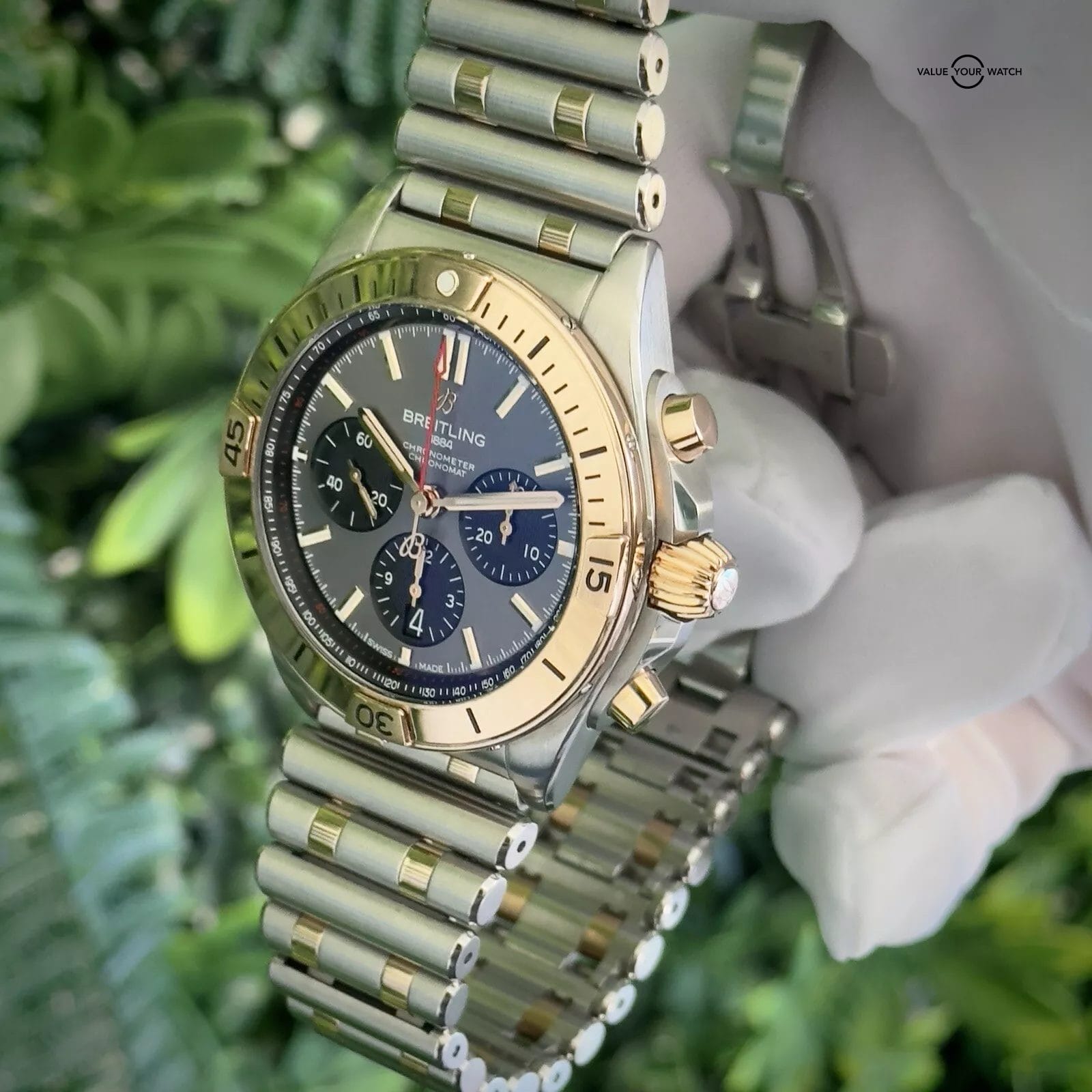 Breitling Chronomat B01 42mm $14k MSRP 18k Gold & Rouleaux Bracelet Steel UB0134 - Image 8