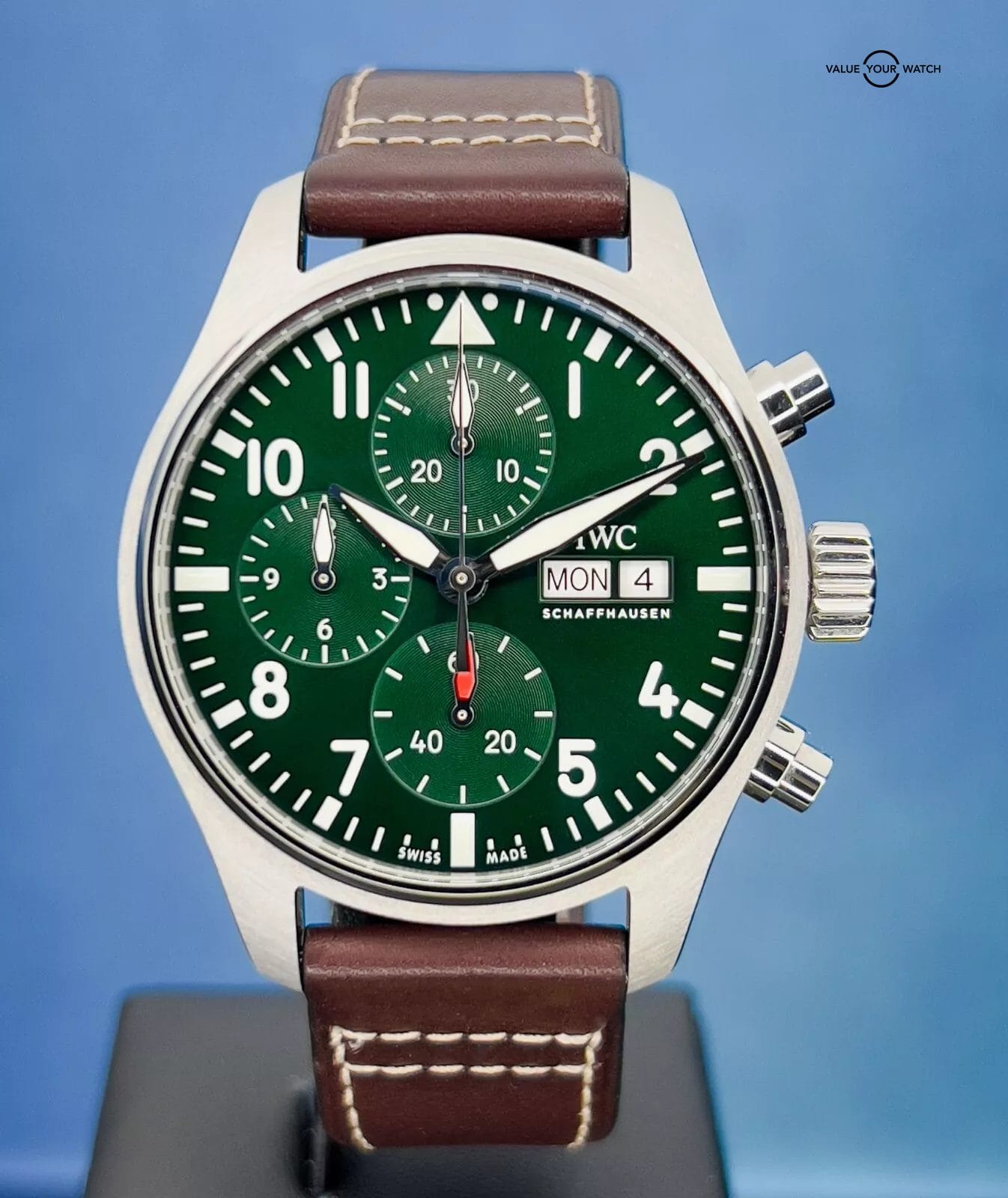 IWC Pilot's Watch GreenDial Chronograph Men's Watch Box & Papers IW388103 - Image 4