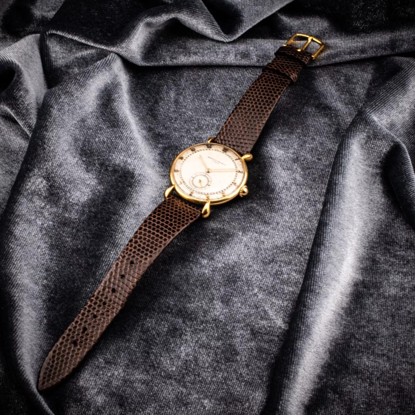 Vacheron Constantin 18K Yellow Gold, cal 453 Watch with Tear Drop Lugs, Ref 4126 - Image 4