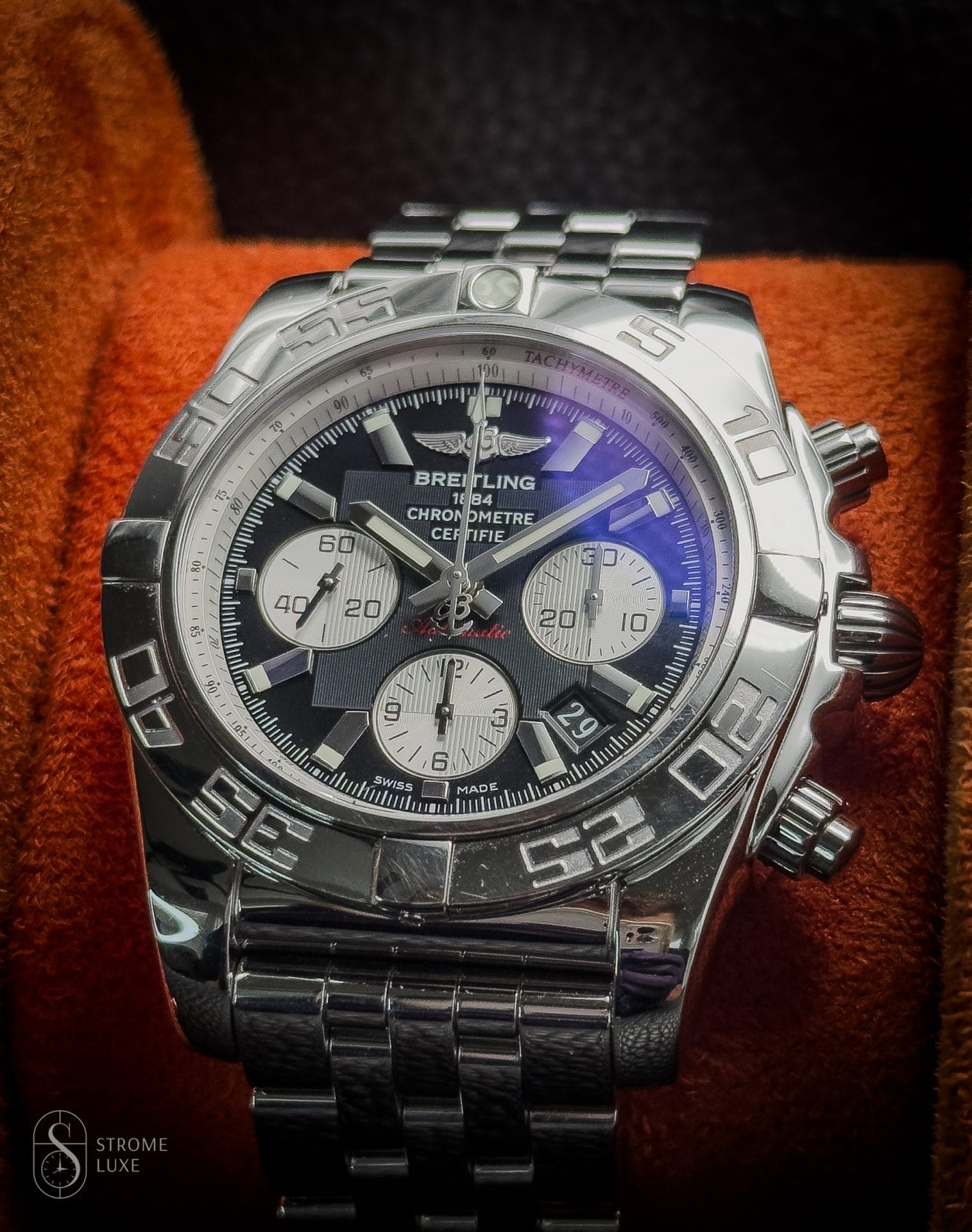 Breitling Chronomat 44 B01 ref. AB0110 stainless steel black dial on bracelet complete set $9kMSRP - Image 4