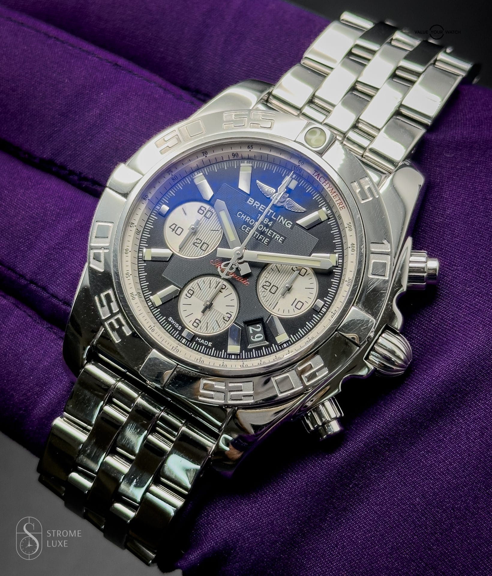 Breitling Chronomat 44 B01 ref. AB0110 stainless steel black dial on bracelet complete set $9kMSRP - Image 5